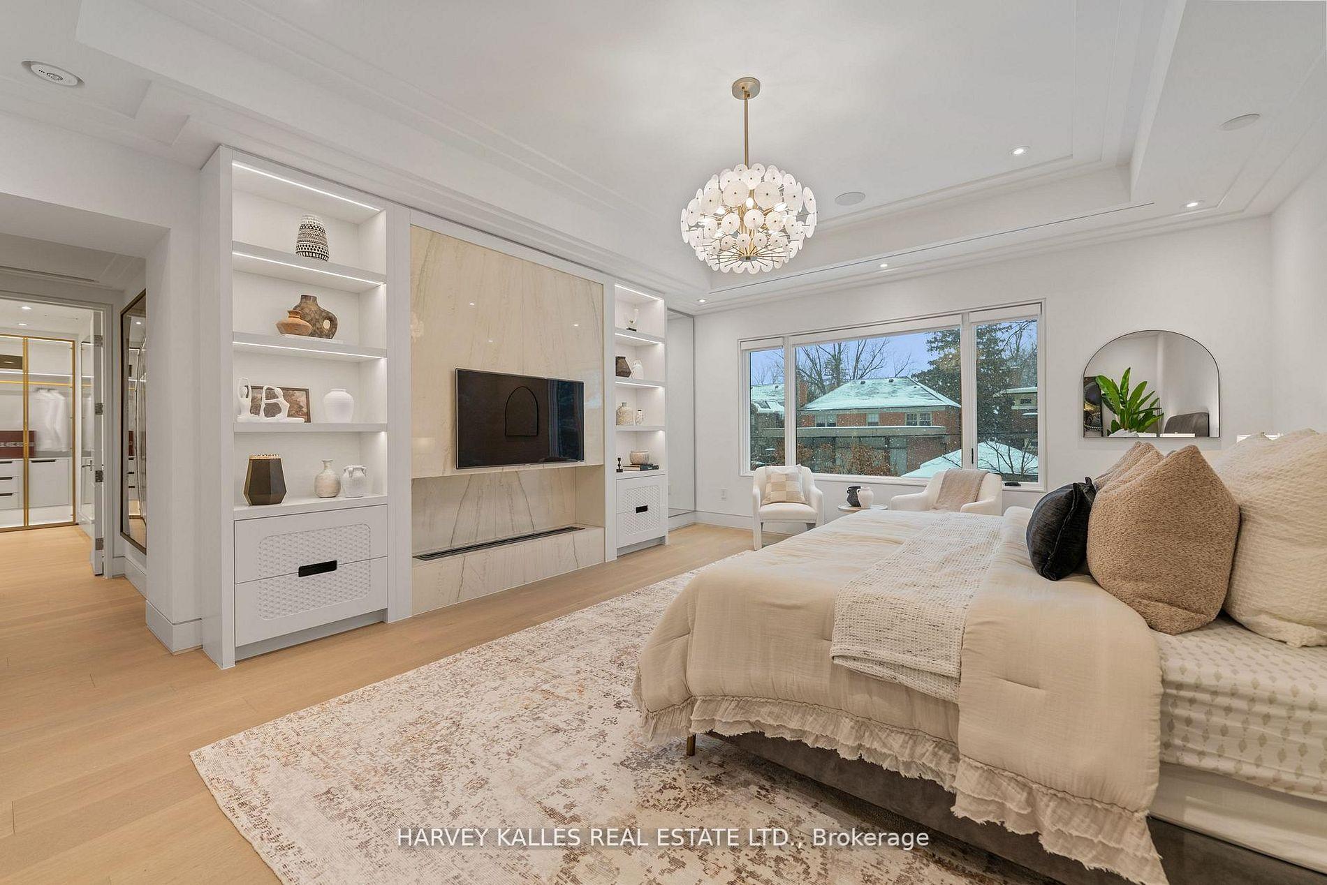 335 Lytton Boulevard, Toronto