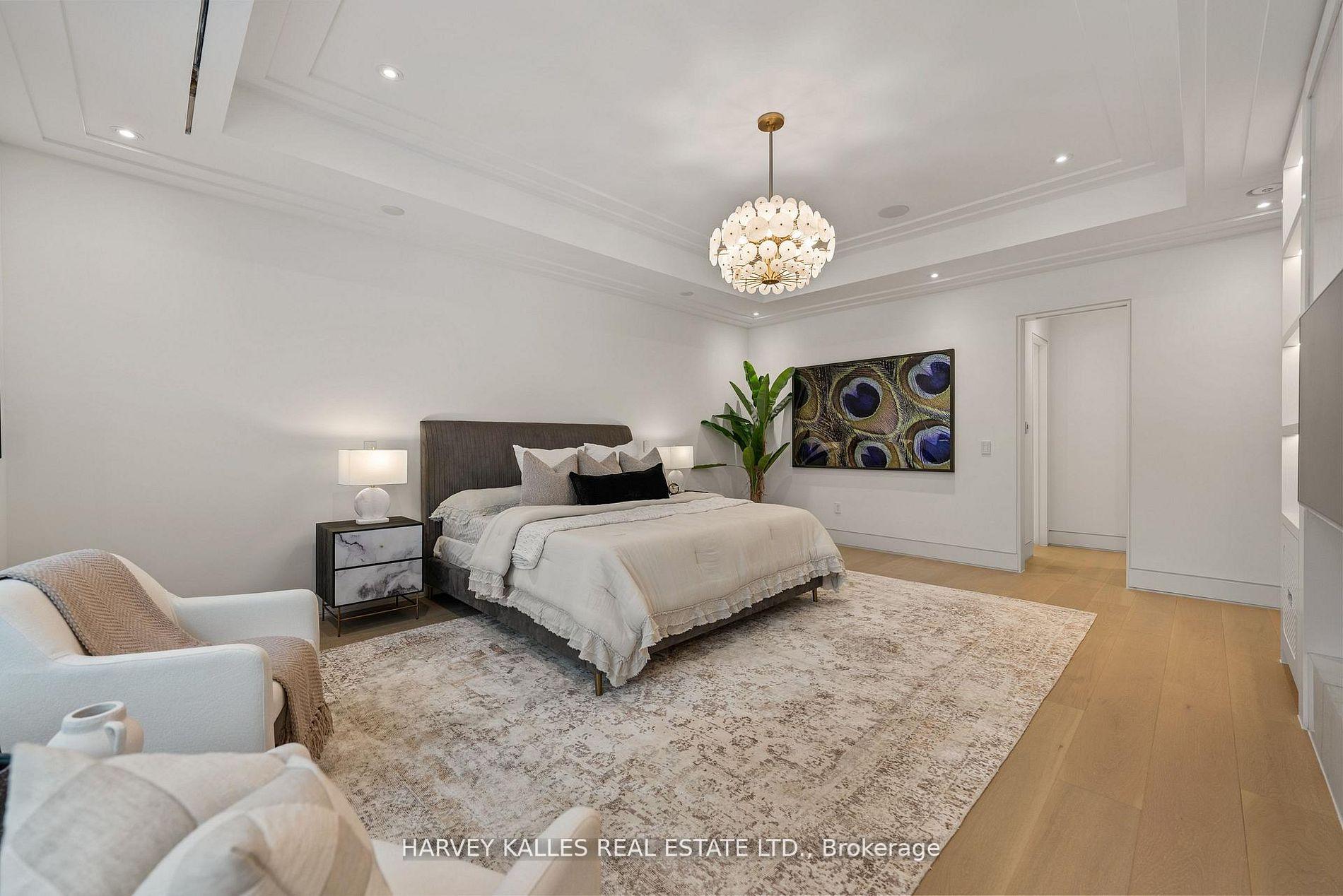 335 Lytton Boulevard, Toronto