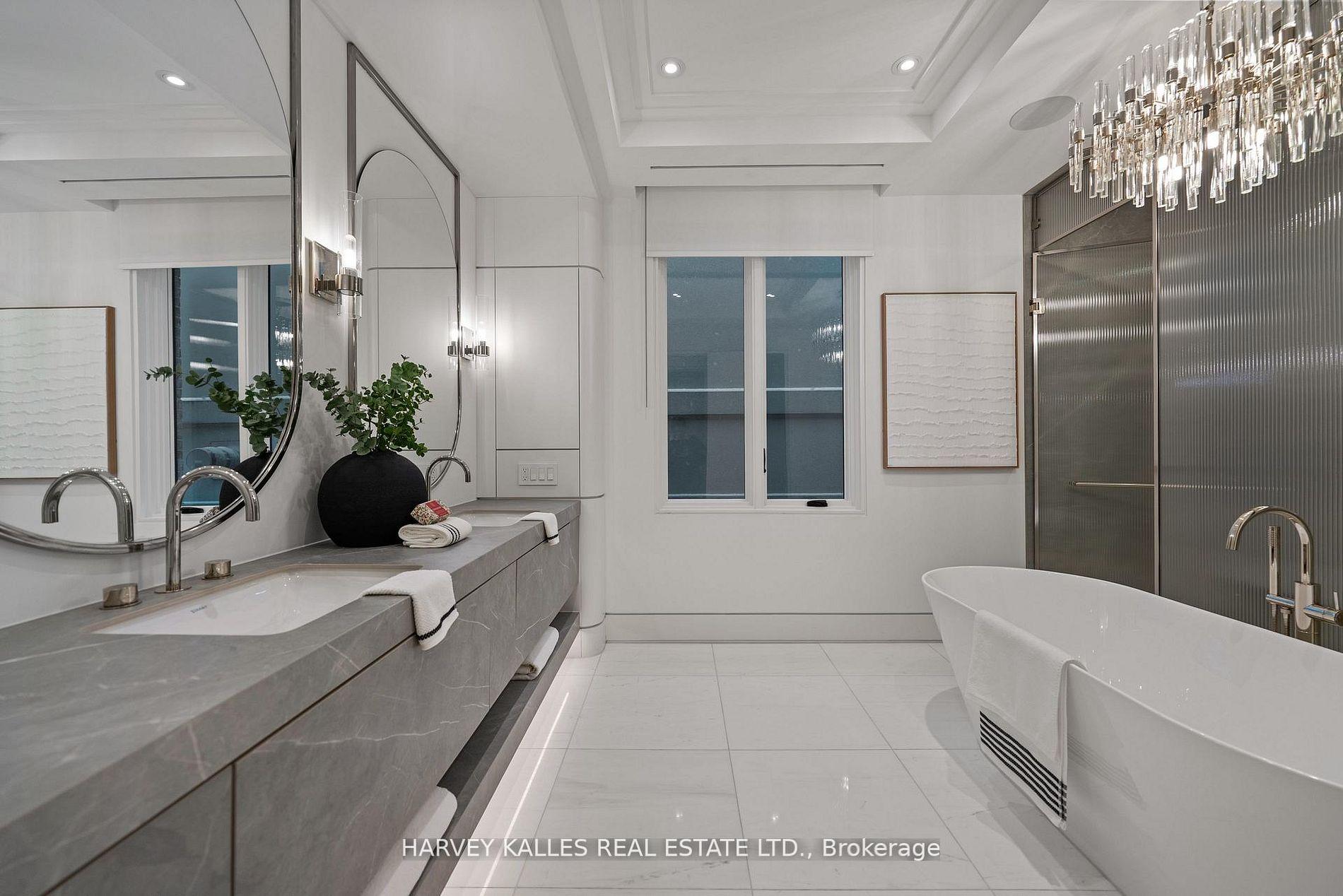 335 Lytton Boulevard, Toronto