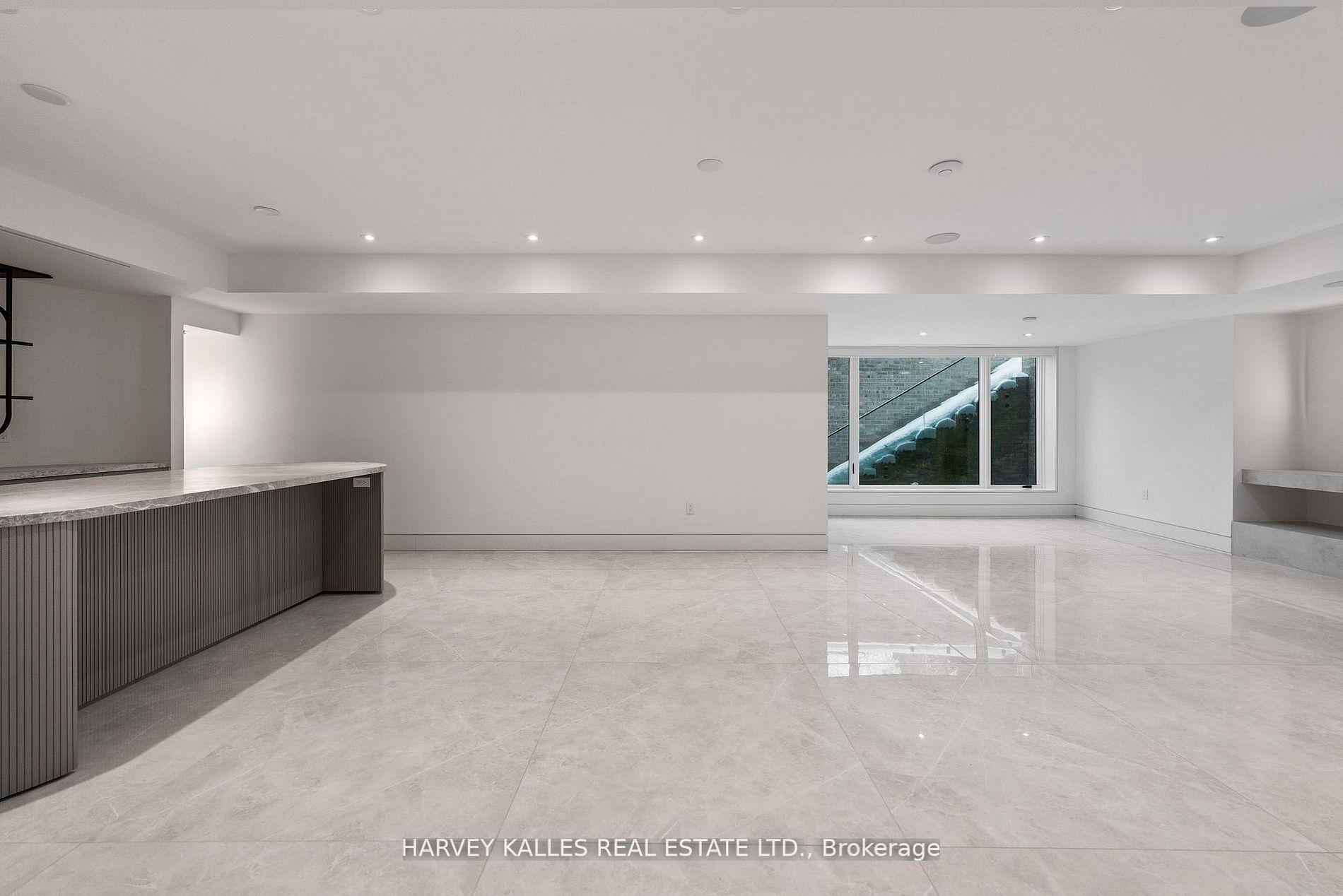 335 Lytton Boulevard, Toronto