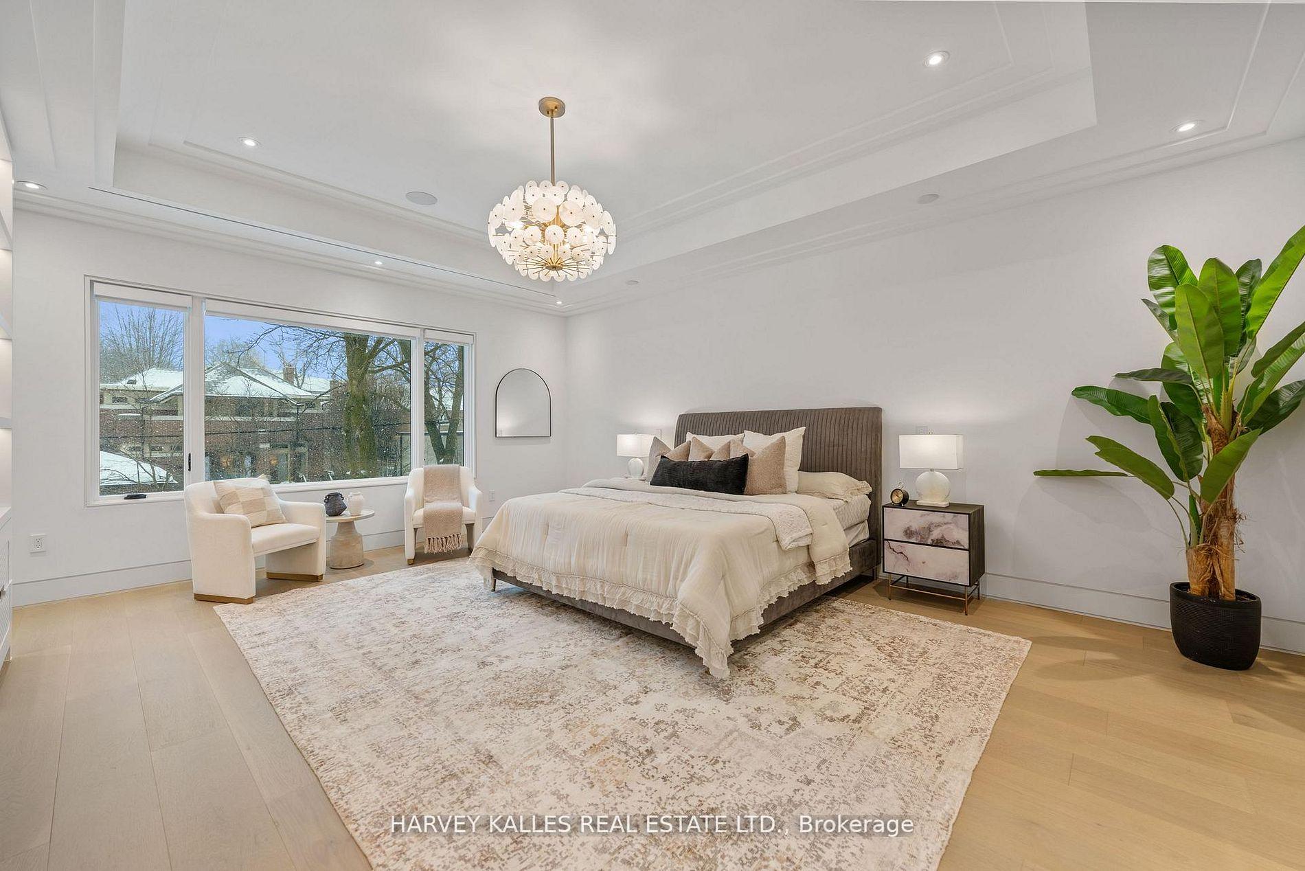 335 Lytton Boulevard, Toronto