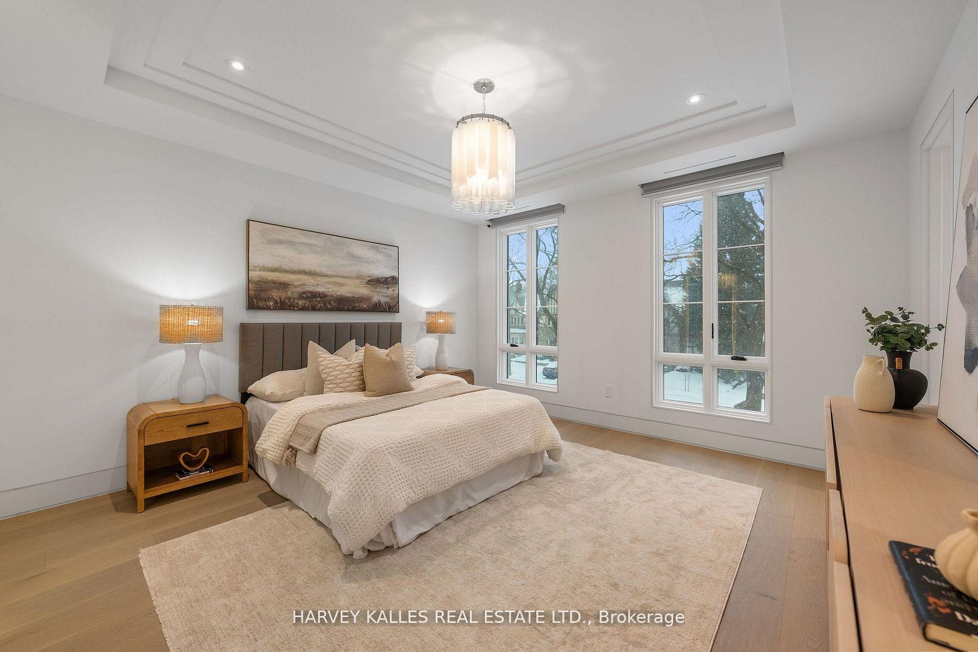 335 Lytton Boulevard, Toronto