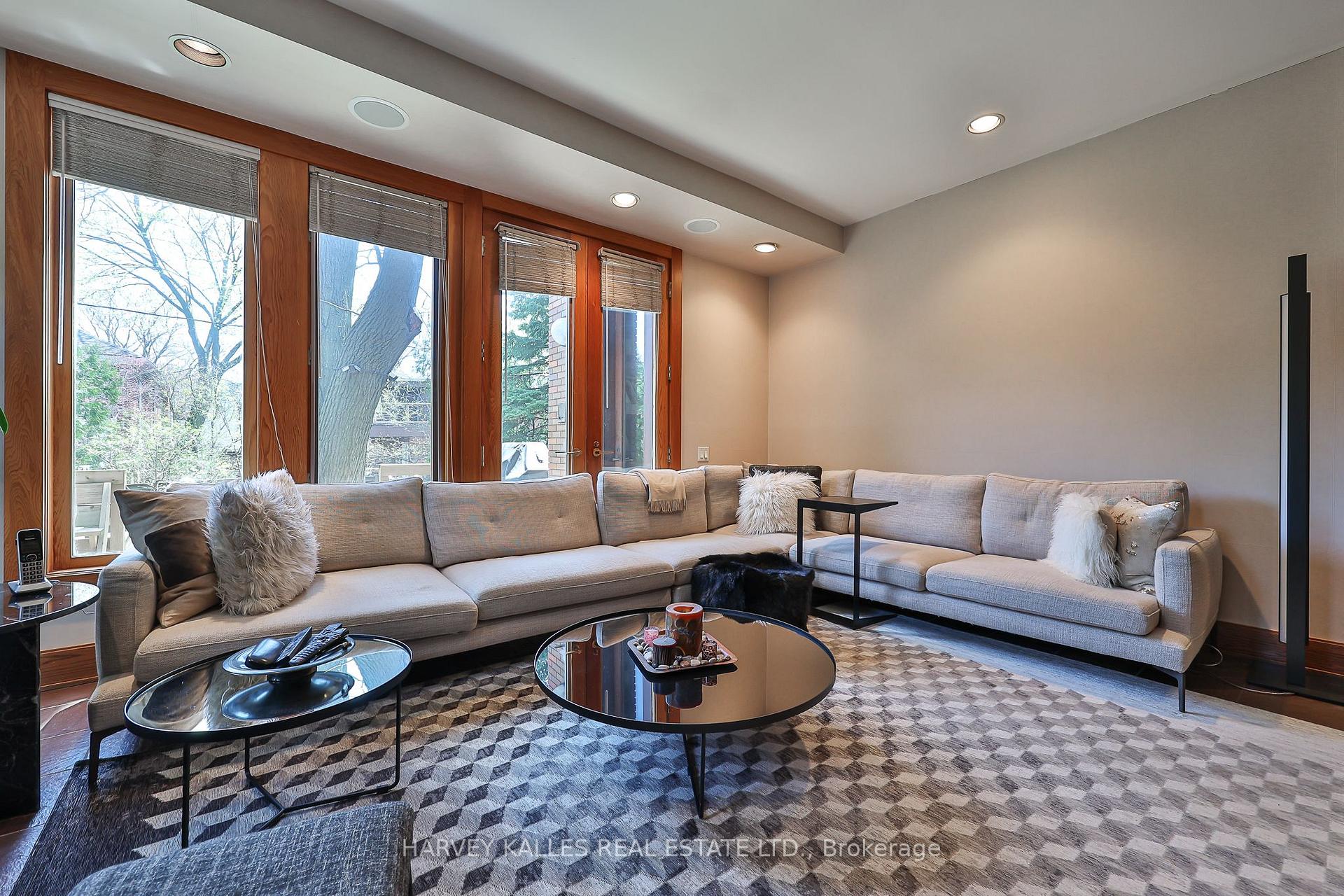 223 Hillhurst Boulevard, Toronto