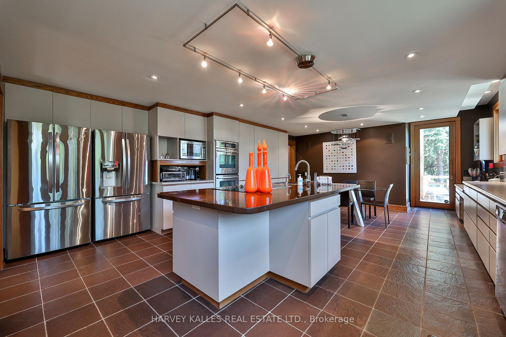 223 Hillhurst Boulevard, Toronto