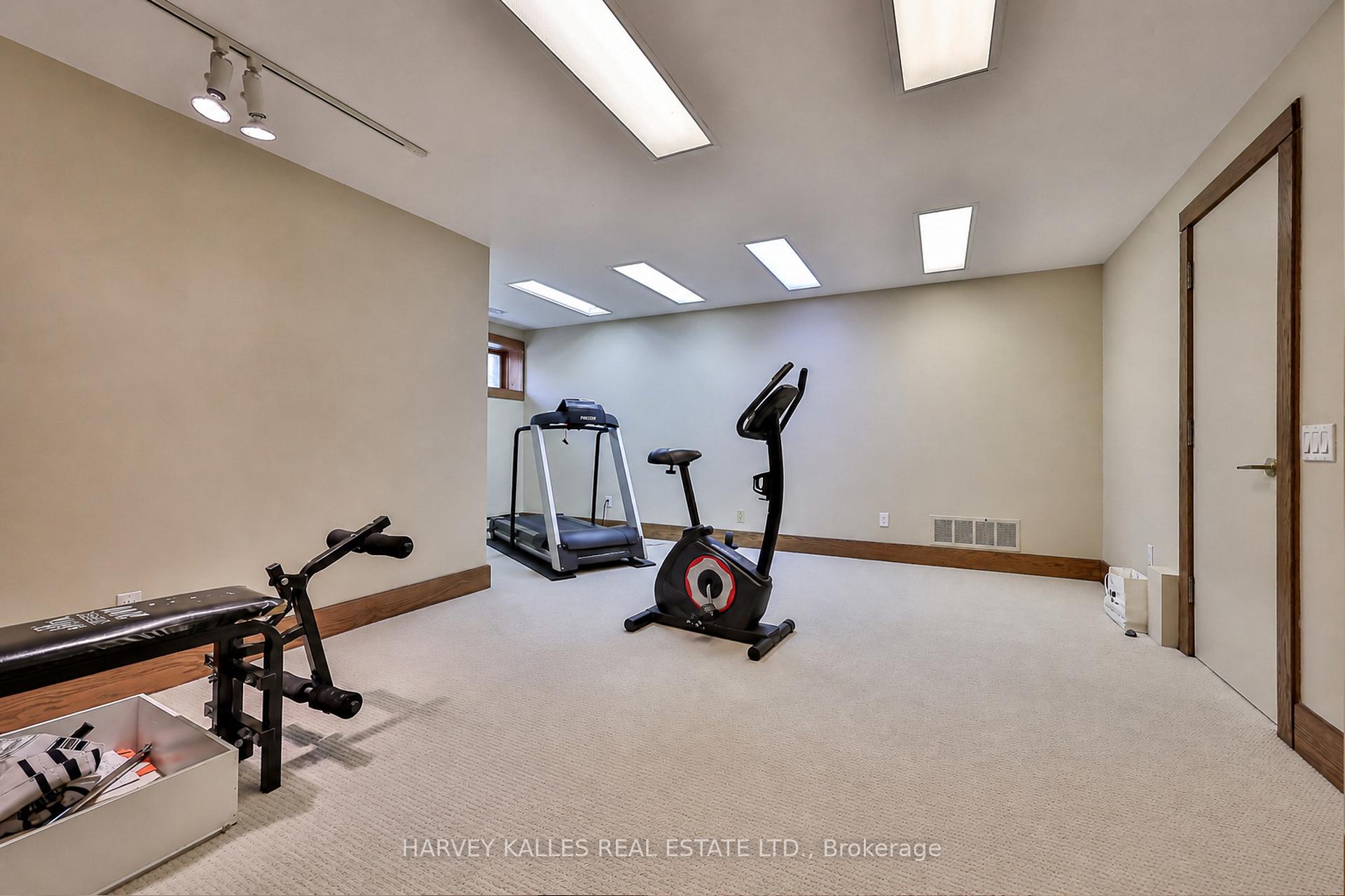 223 Hillhurst Boulevard, Toronto