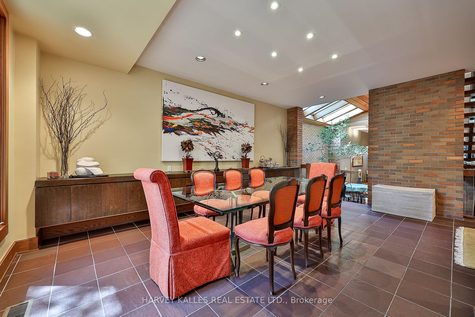 223 Hillhurst Boulevard, Toronto