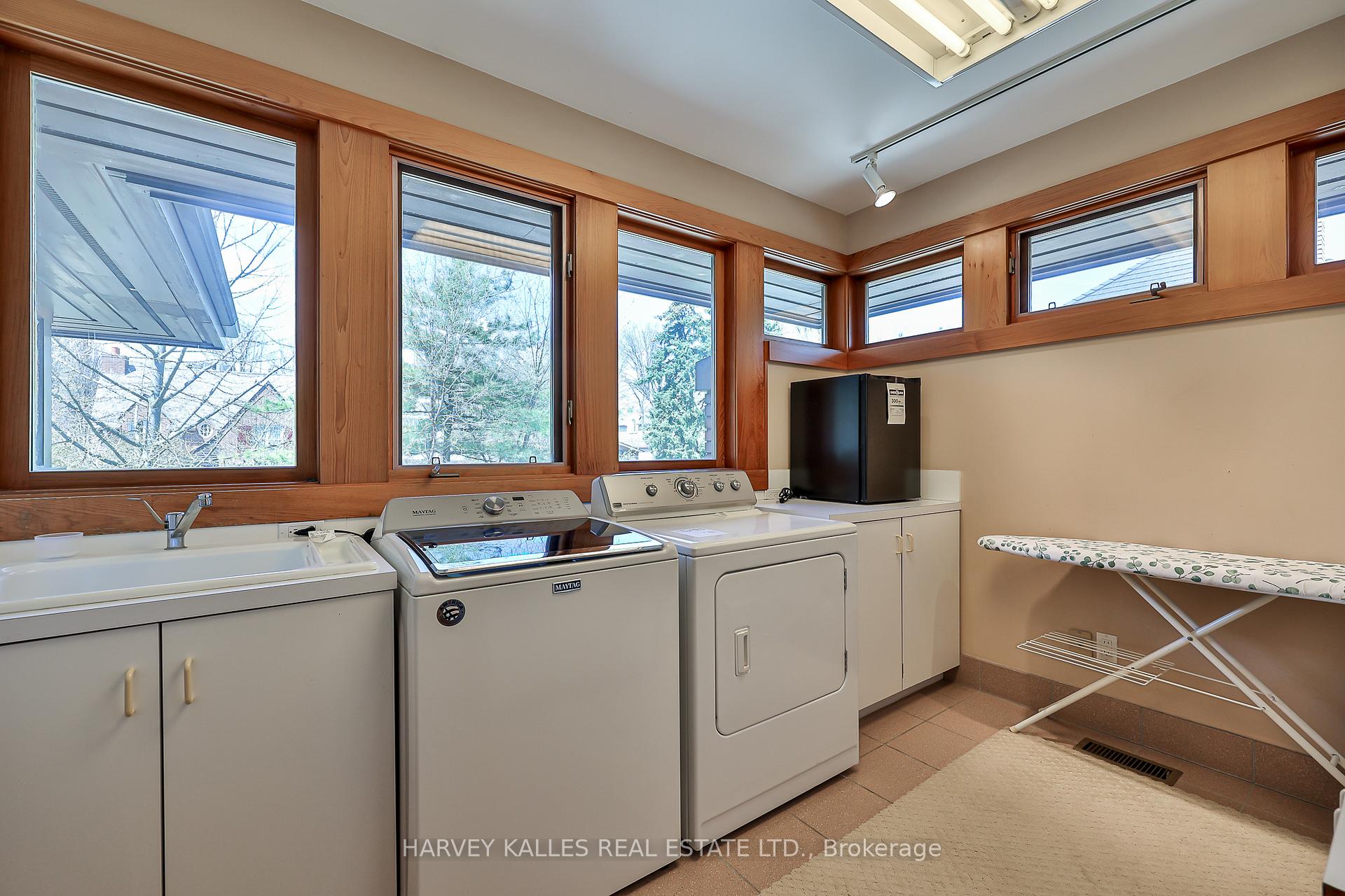 223 Hillhurst Boulevard, Toronto