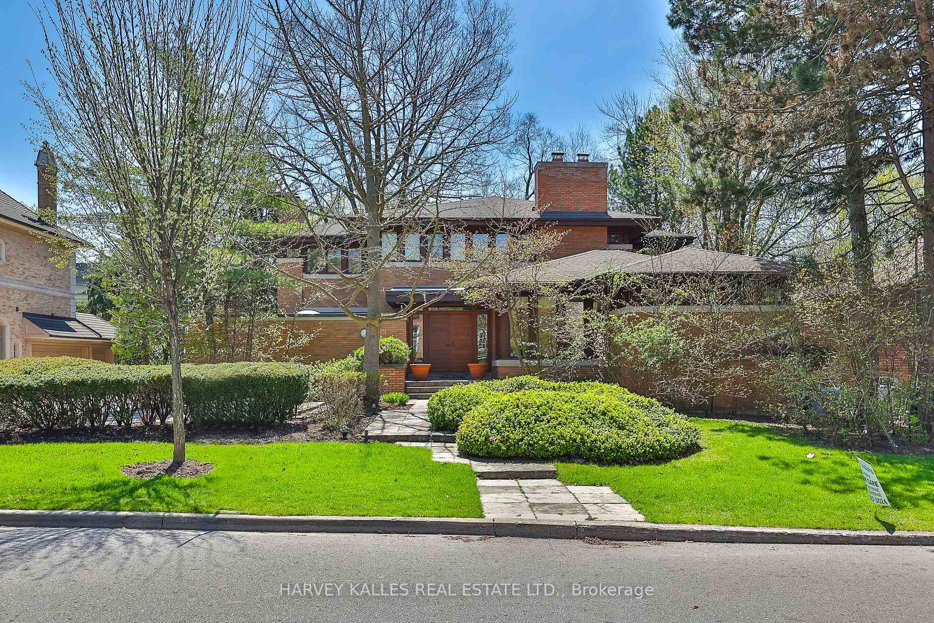 223 Hillhurst Boulevard, Toronto