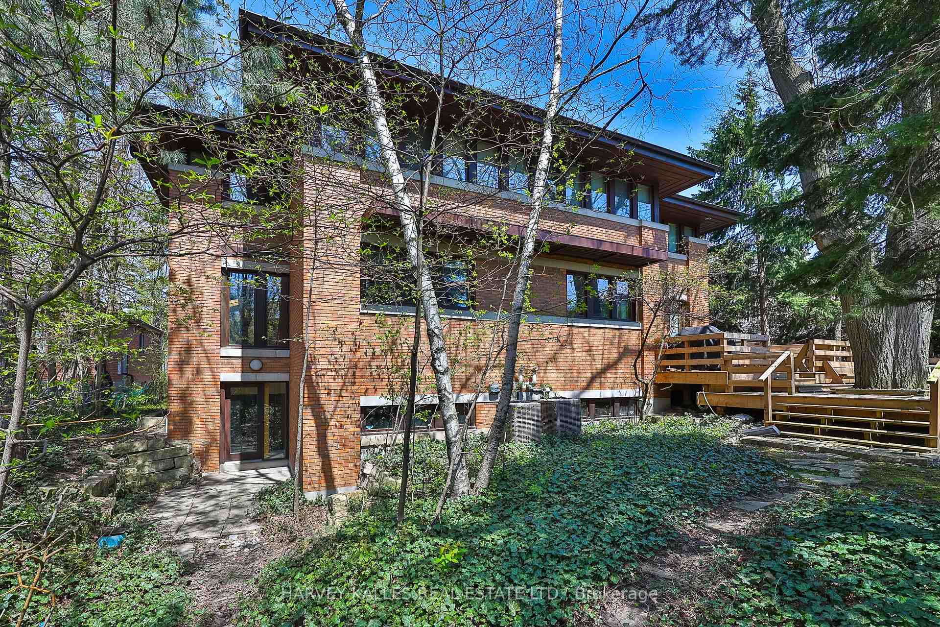 223 Hillhurst Boulevard, Toronto