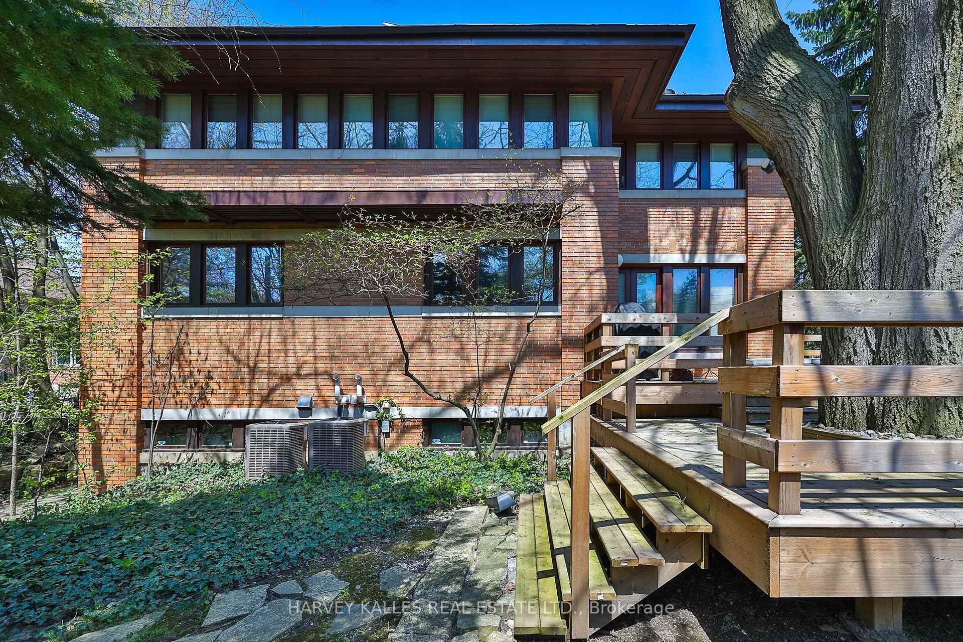 223 Hillhurst Boulevard, Toronto