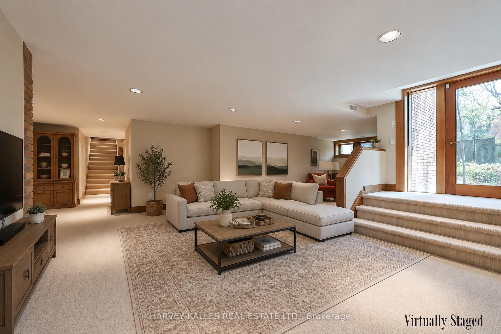 223 Hillhurst Boulevard, Toronto
