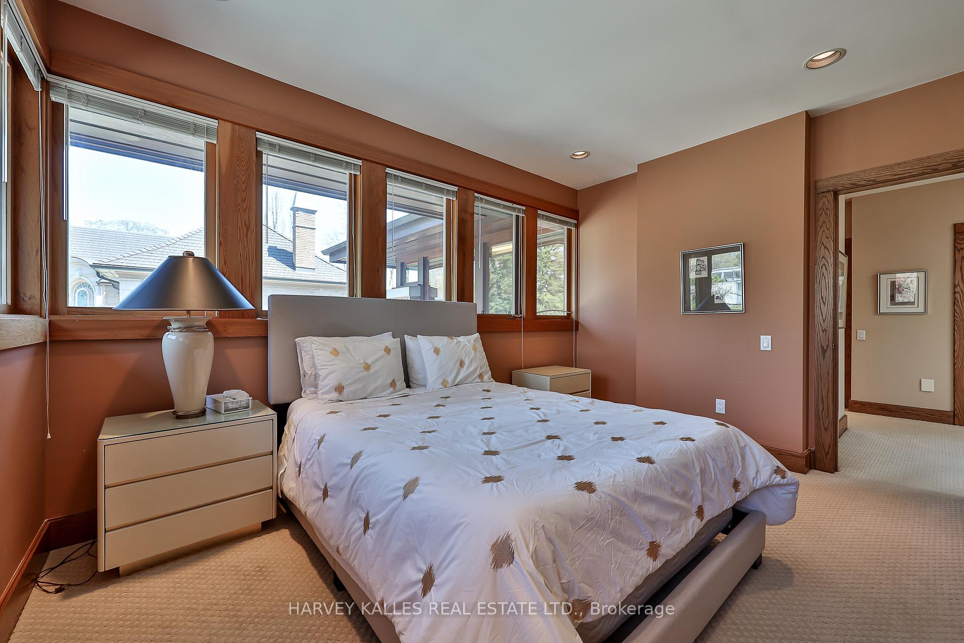 223 Hillhurst Boulevard, Toronto