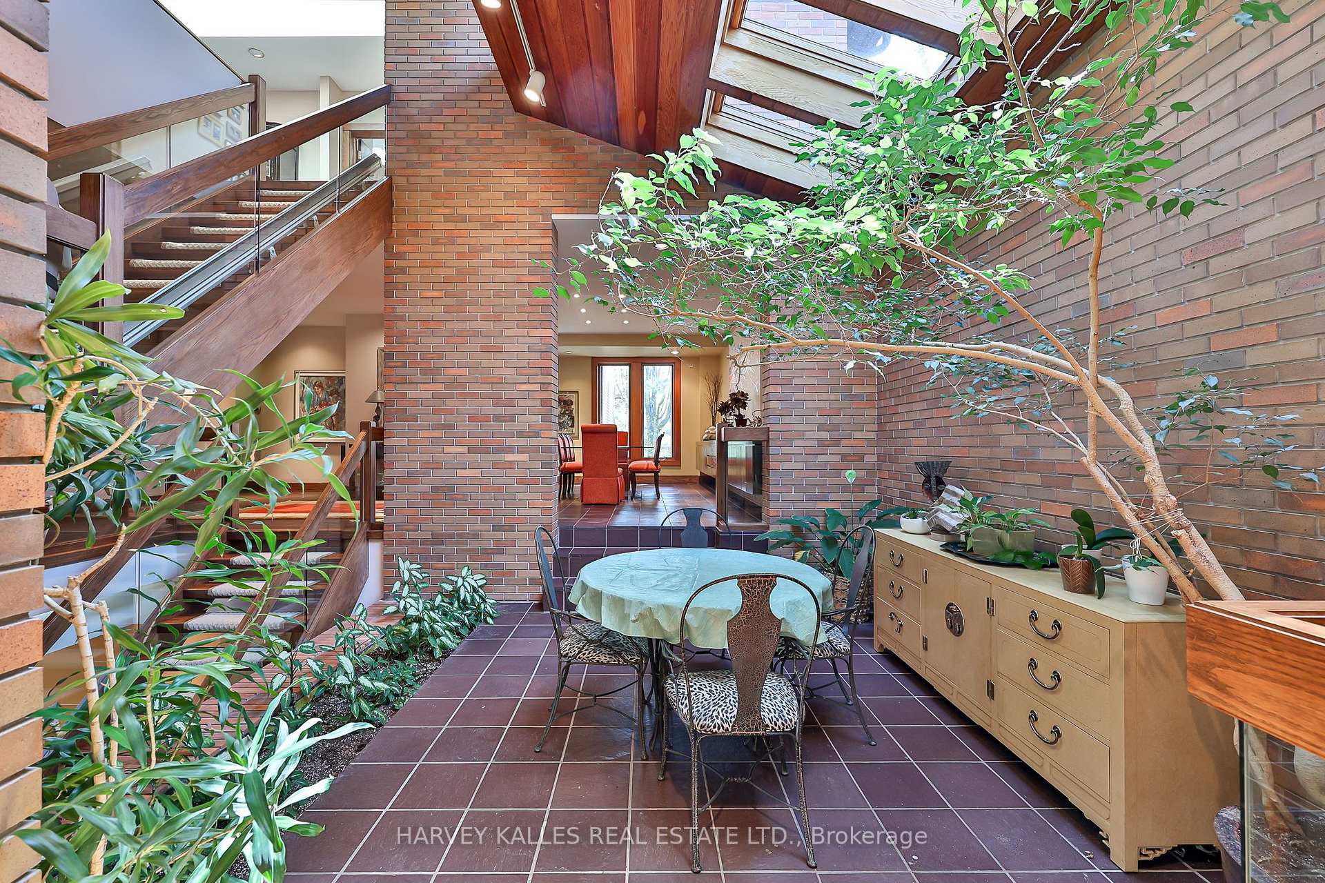 223 Hillhurst Boulevard, Toronto