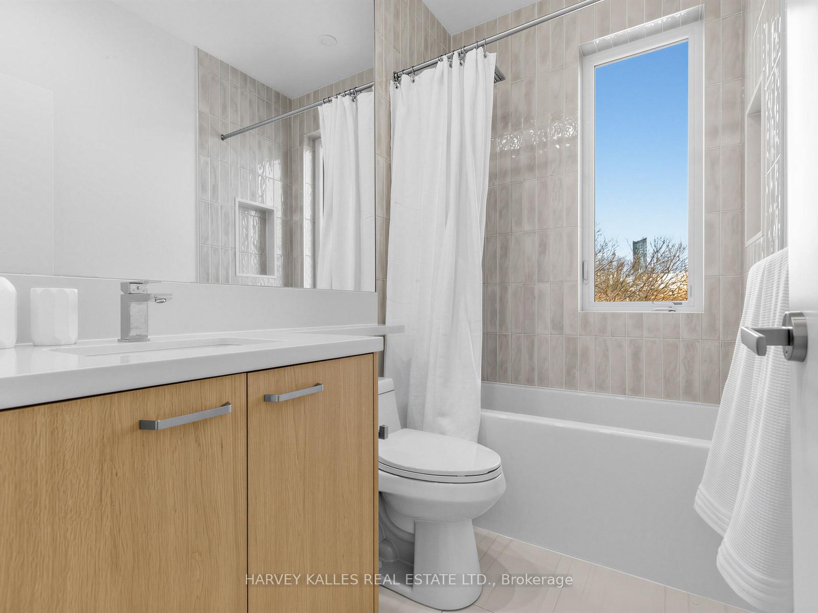 45 Bellevue Avenue 1a, Toronto Unit: 1a