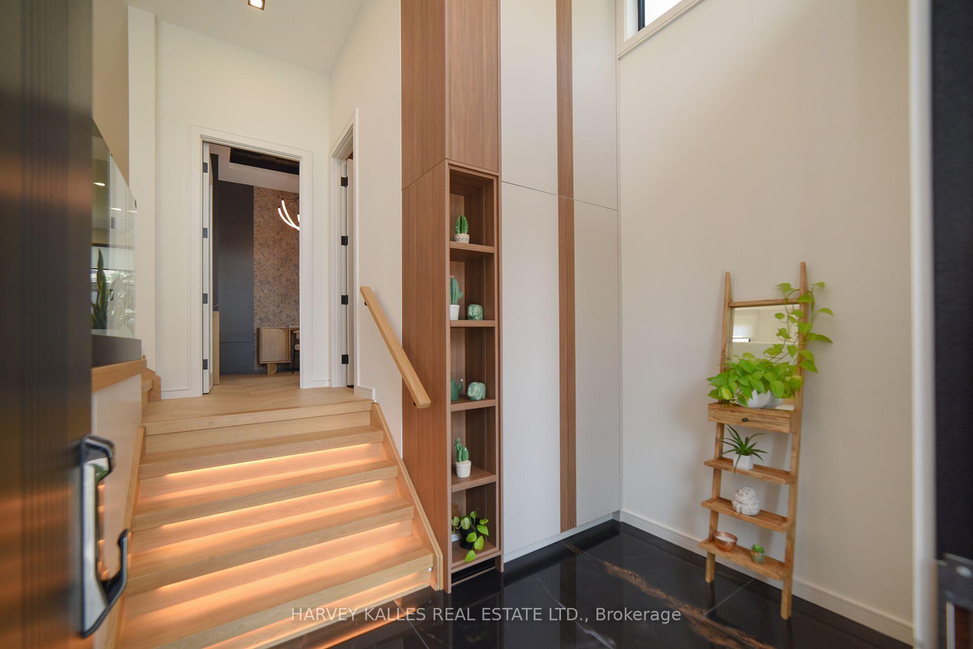 110 Mona Drive, Toronto