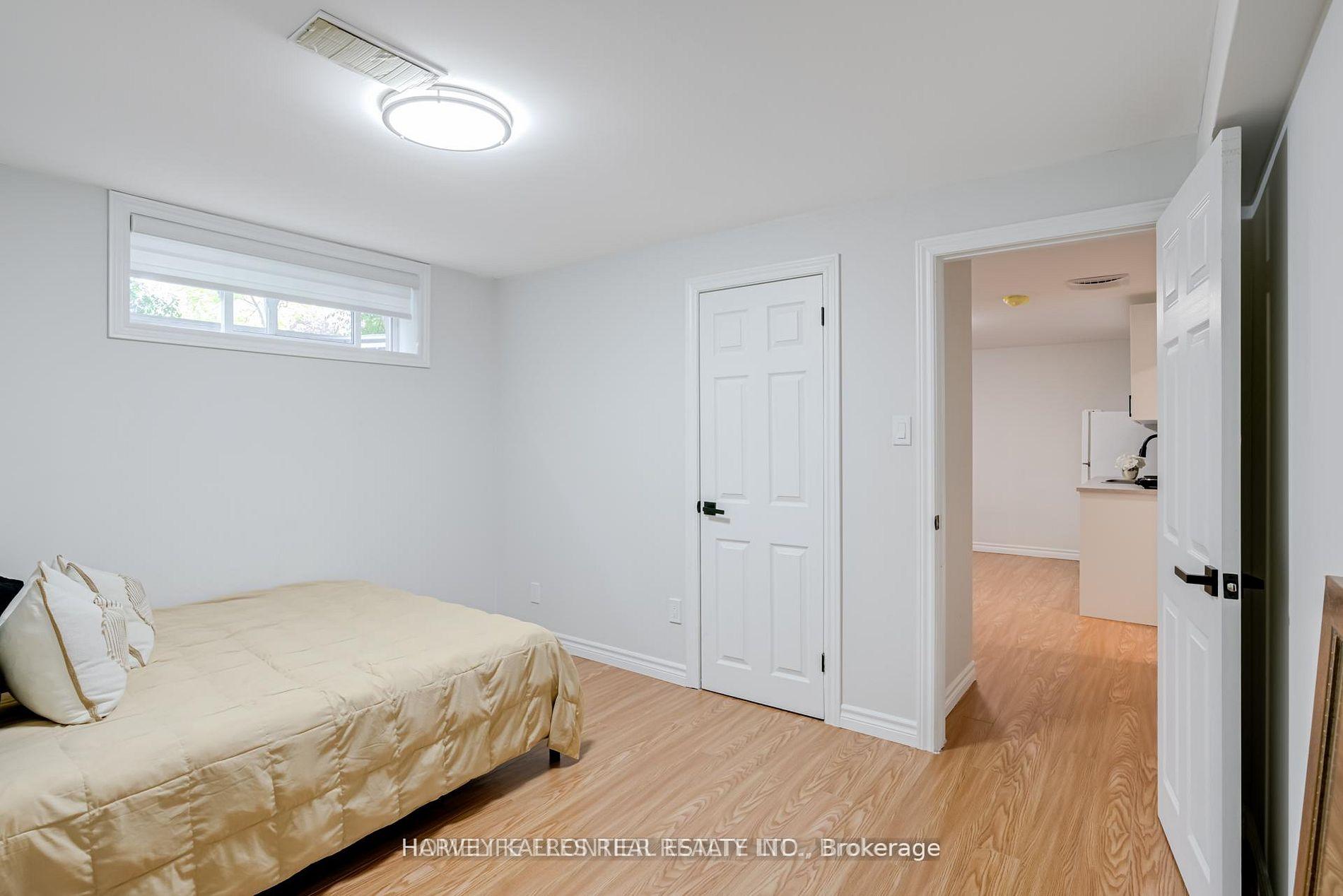 208 Betty Ann Drive, Toronto