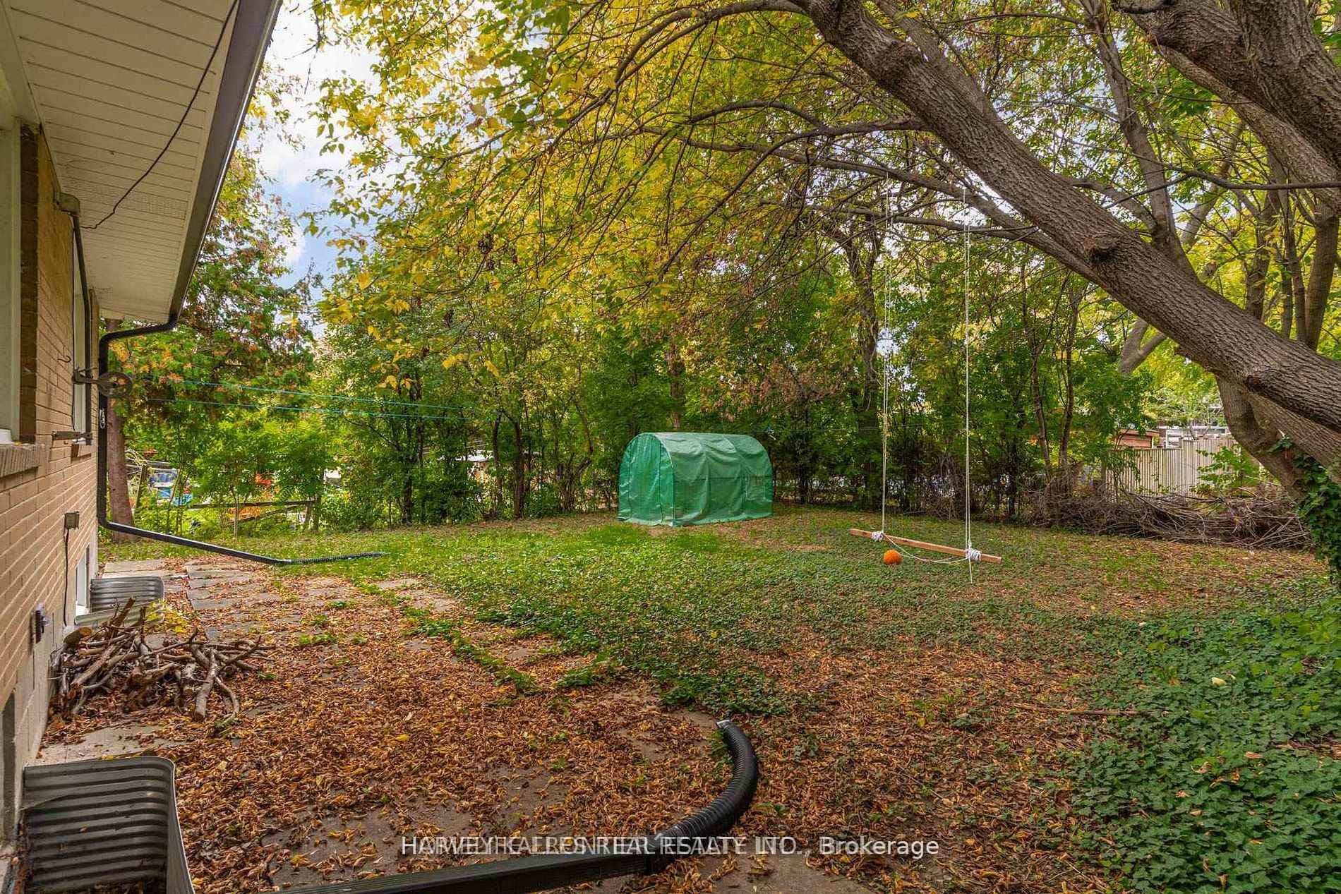 208 Betty Ann Drive, Toronto
