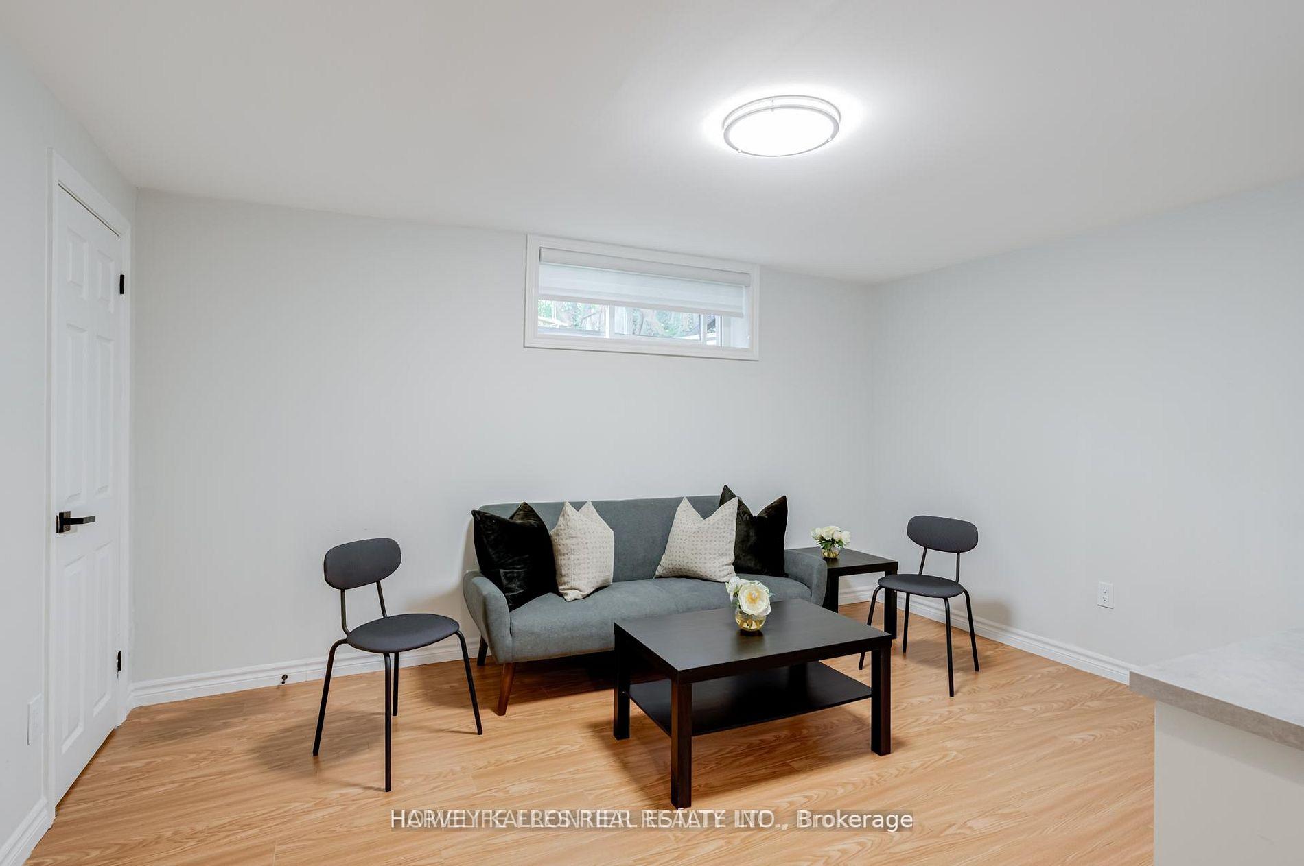 208 Betty Ann Drive, Toronto