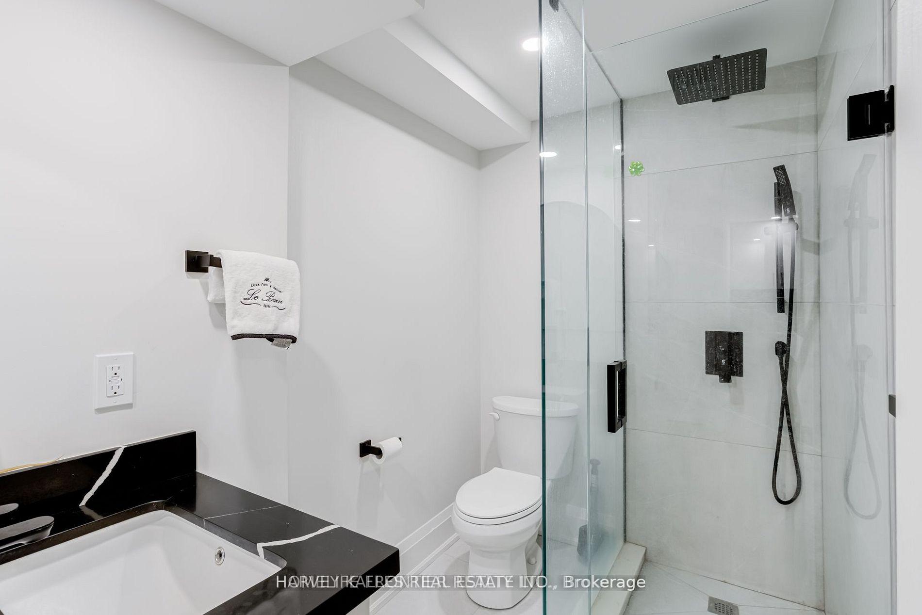 208 Betty Ann Drive, Toronto