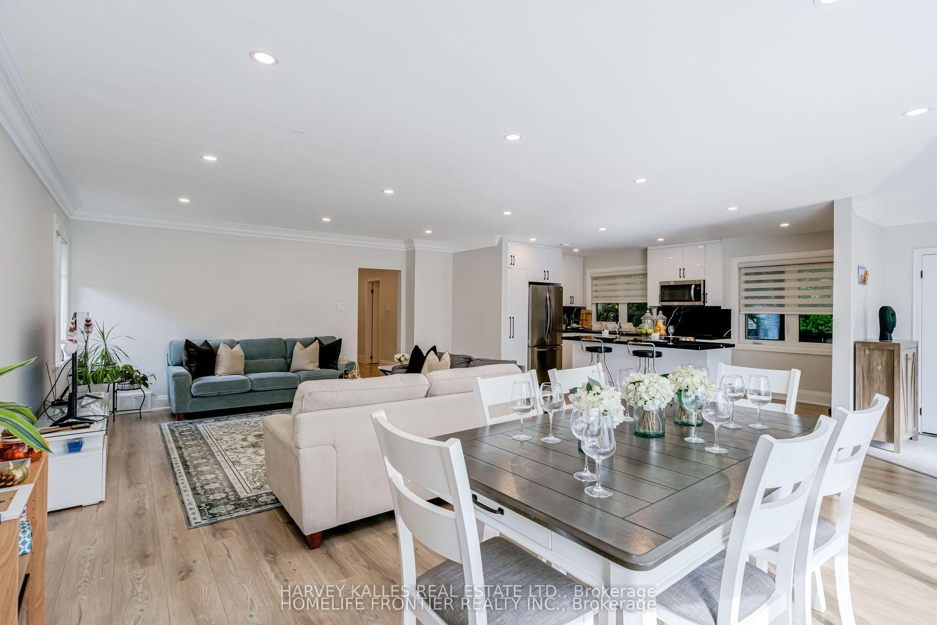 208 Betty Ann Drive, Toronto