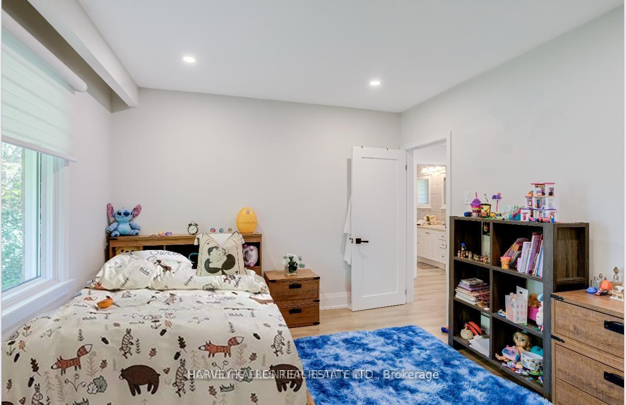 208 Betty Ann Drive, Toronto
