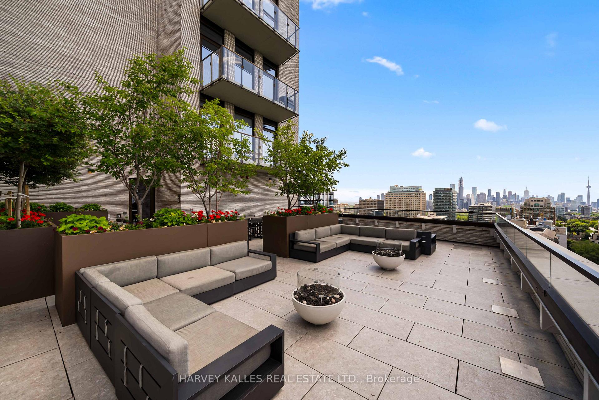 215 Lonsdale Road 2002, Toronto Unit: 2002