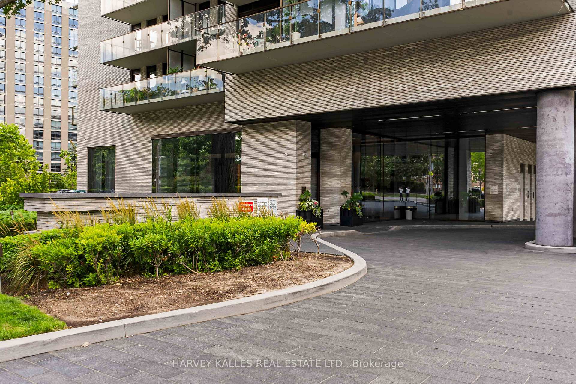 215 Lonsdale Road 2002, Toronto Unit: 2002