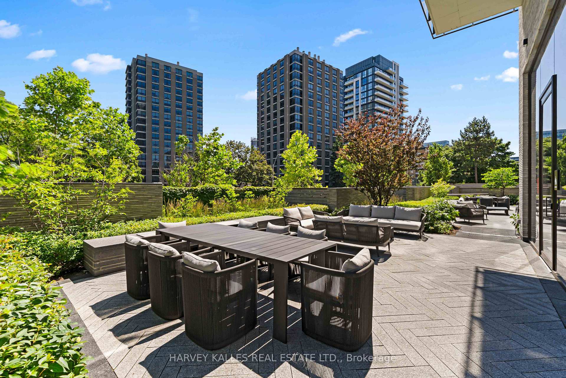 215 Lonsdale Road 2002, Toronto Unit: 2002