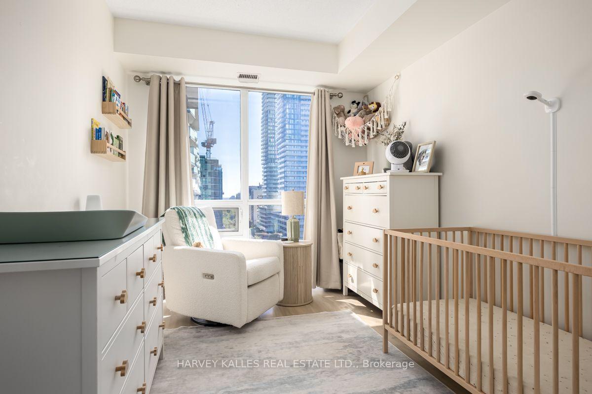 70 Roehampton Avenue 813, Toronto Unit: 813