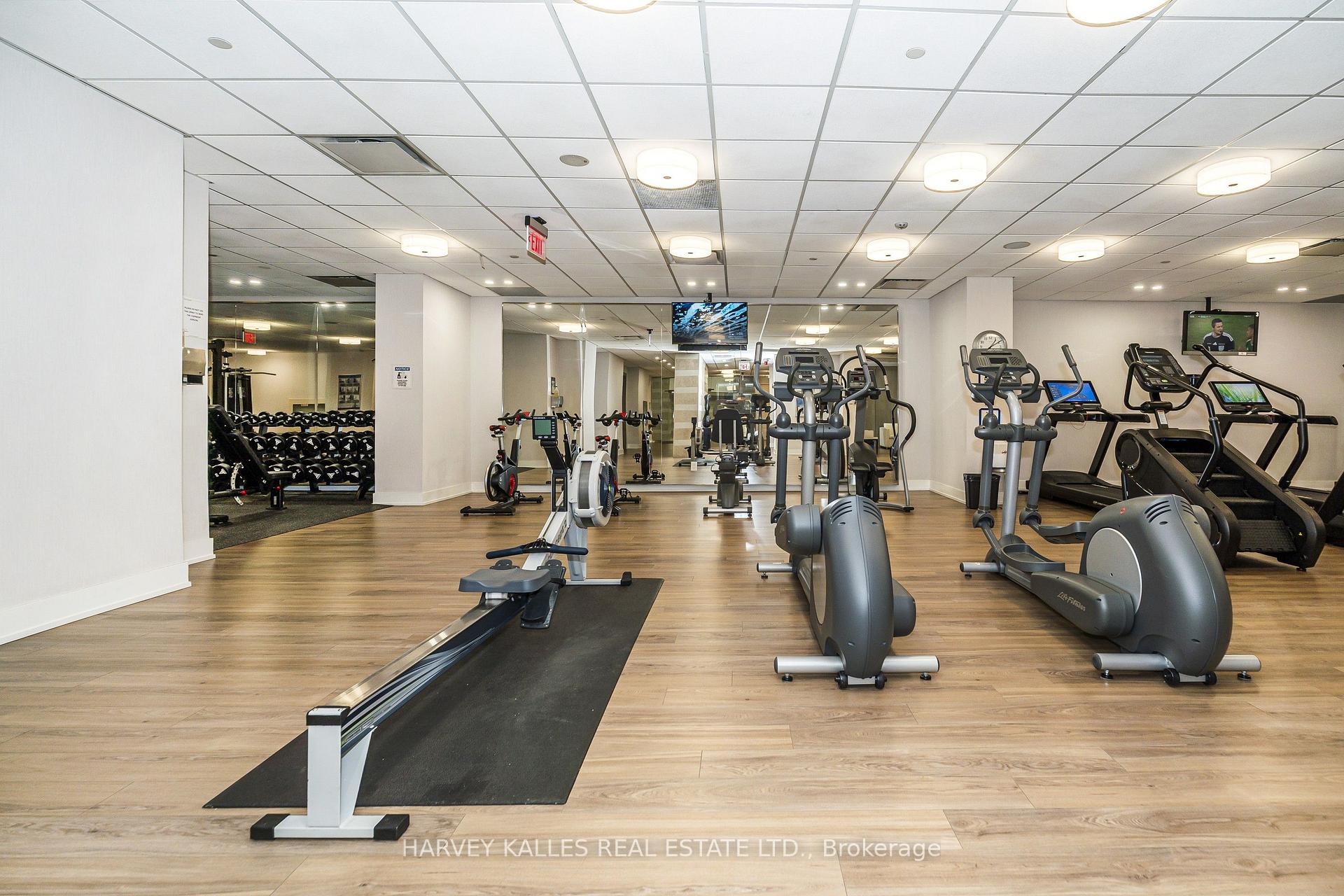 70 Roehampton Avenue 813, Toronto Unit: 813