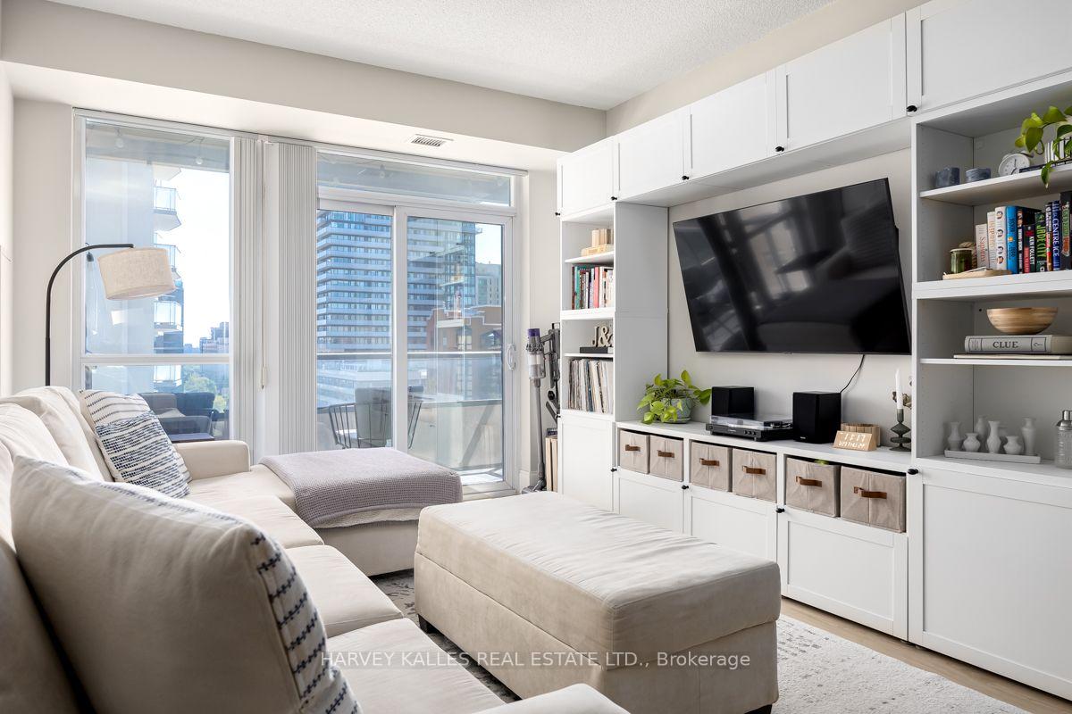 70 Roehampton Avenue 813, Toronto Unit: 813