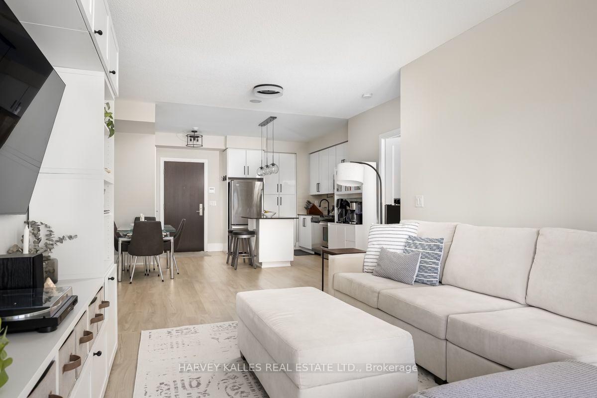 70 Roehampton Avenue 813, Toronto Unit: 813