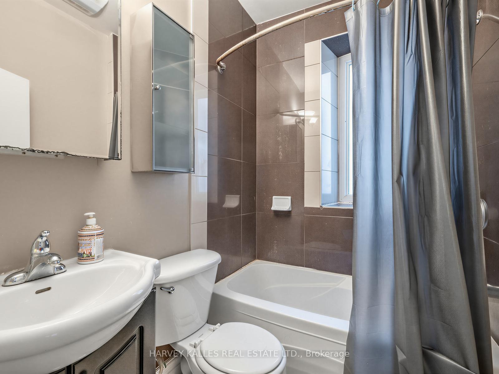 258 Harbord Street, Toronto