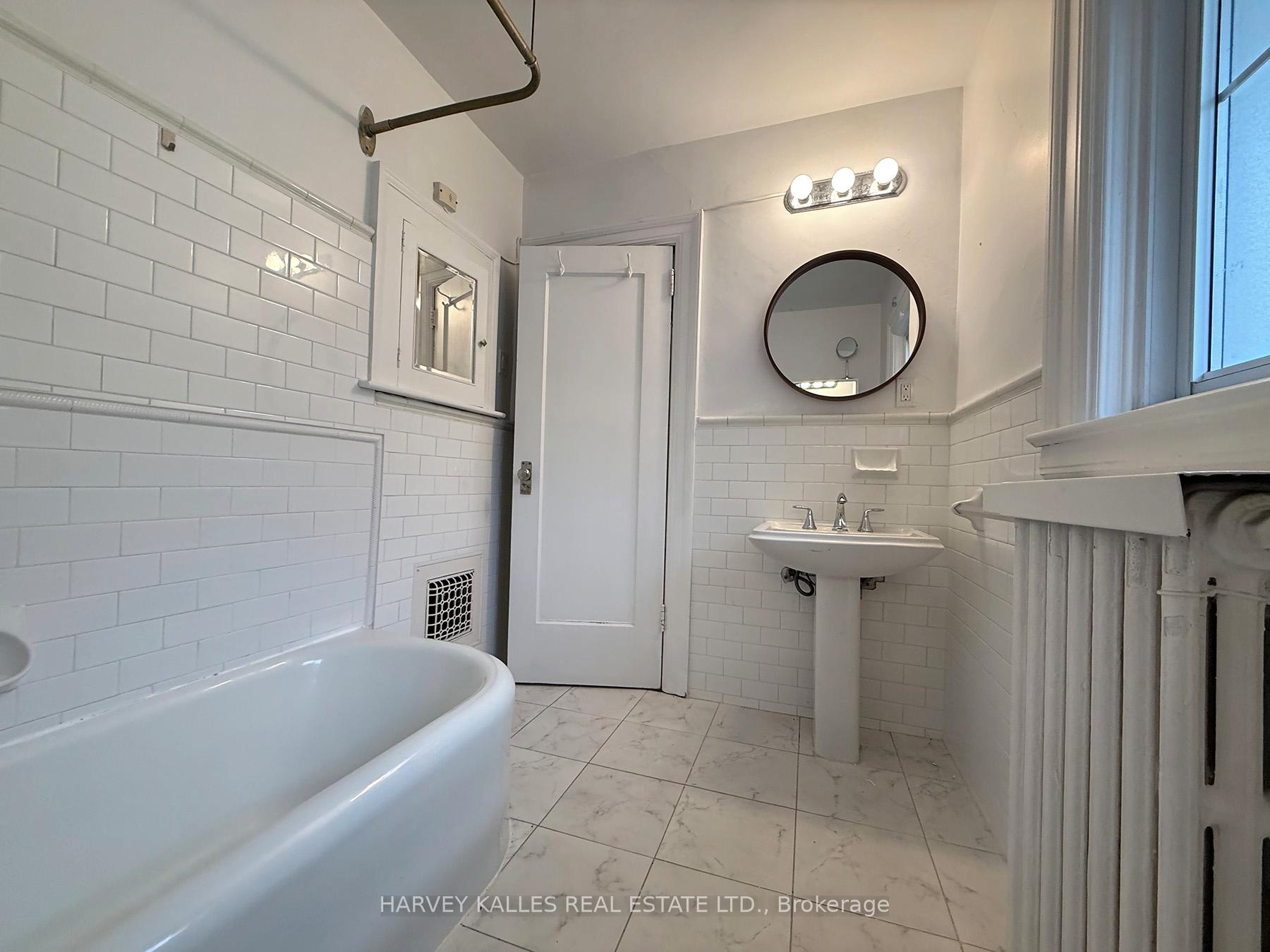 42 Glencairn Avenue B, Toronto Unit: B