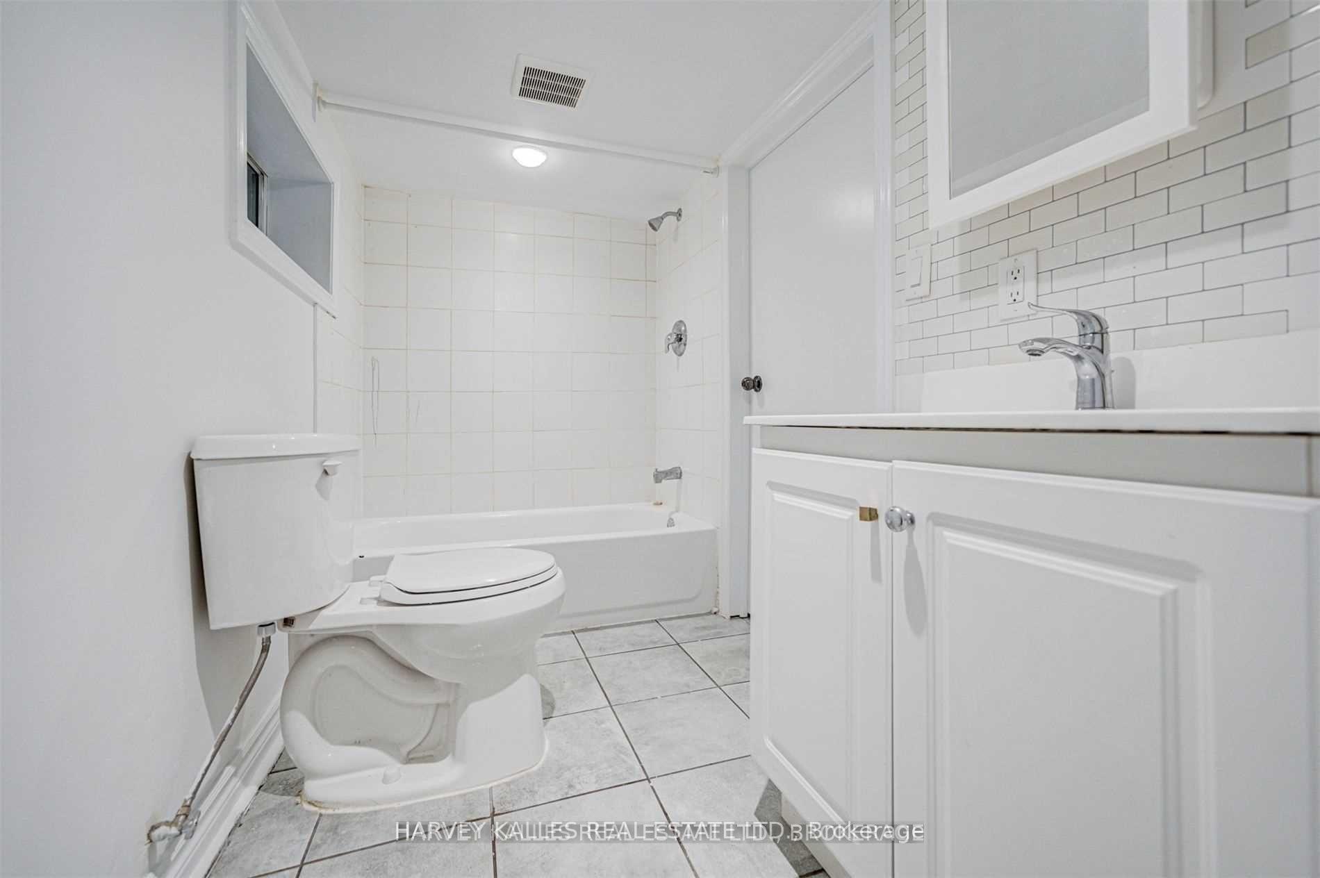 184 Cedric Avenue Lower, Toronto Unit: Lower