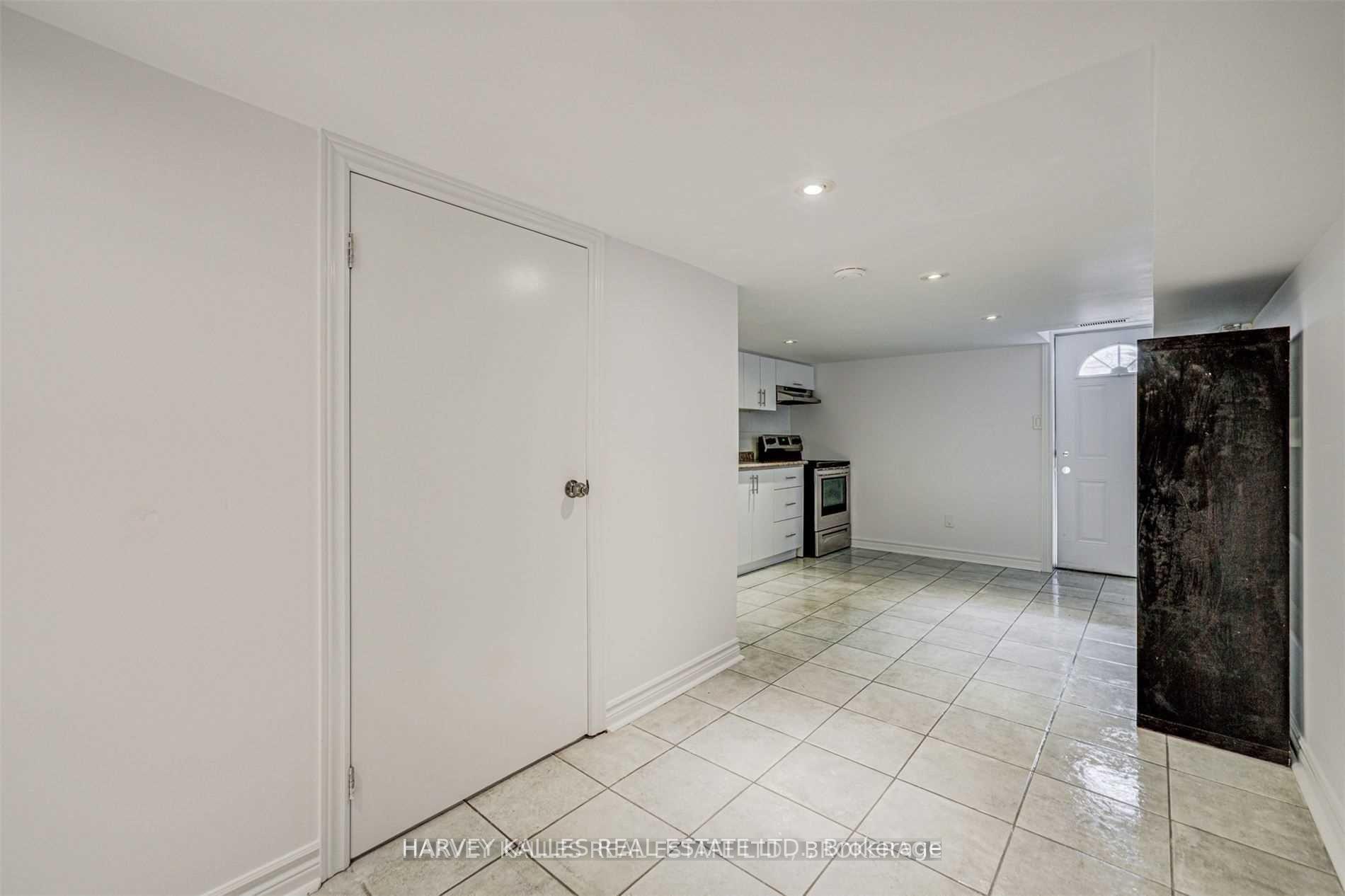 184 Cedric Avenue Lower, Toronto Unit: Lower
