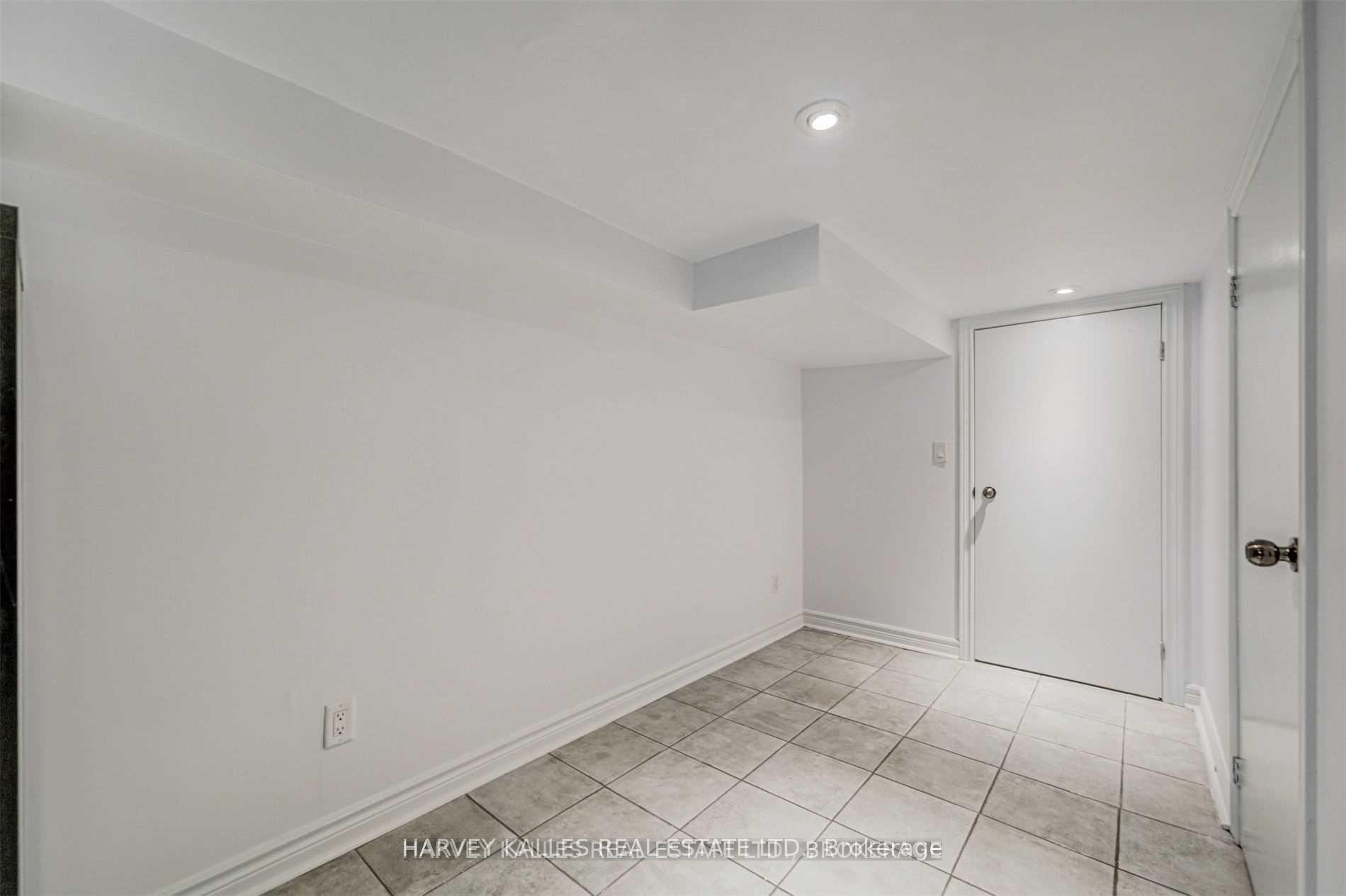 184 Cedric Avenue Lower, Toronto Unit: Lower