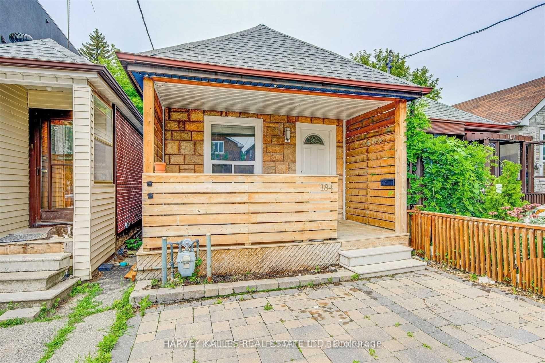 184 Cedric Avenue Lower, Toronto Unit: Lower