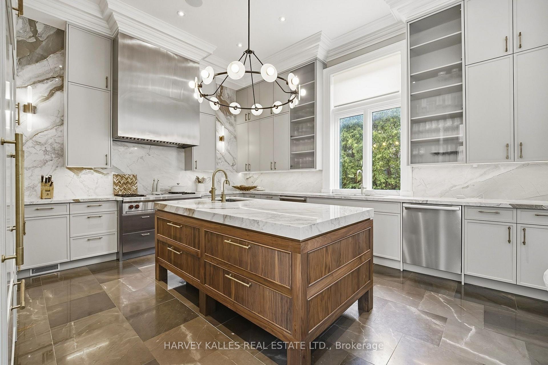 139 Dunvegan Road, Toronto