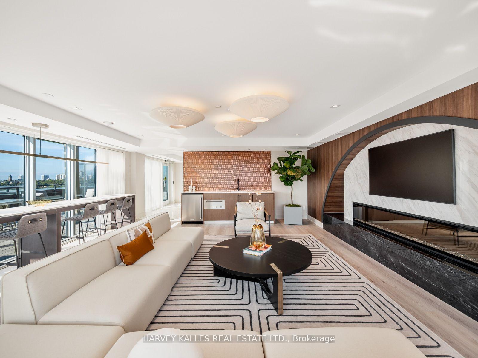 8 Manor Road W 610, Toronto Unit: 610