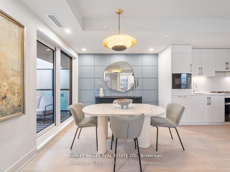 8 Manor Road W 610, Toronto Unit: 610