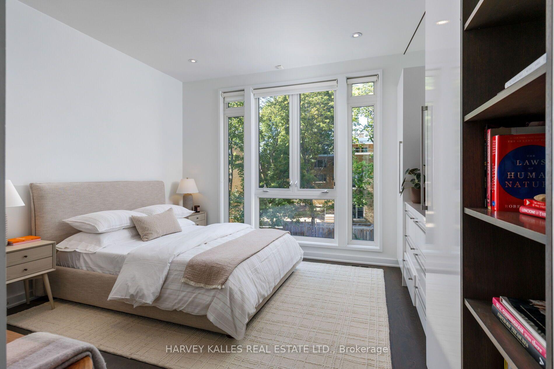 128 Montgomery Avenue, Toronto