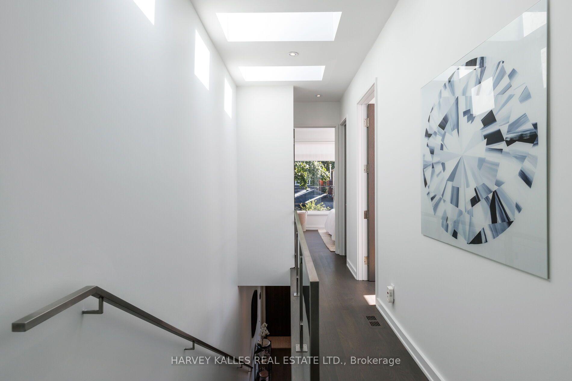 128 Montgomery Avenue, Toronto