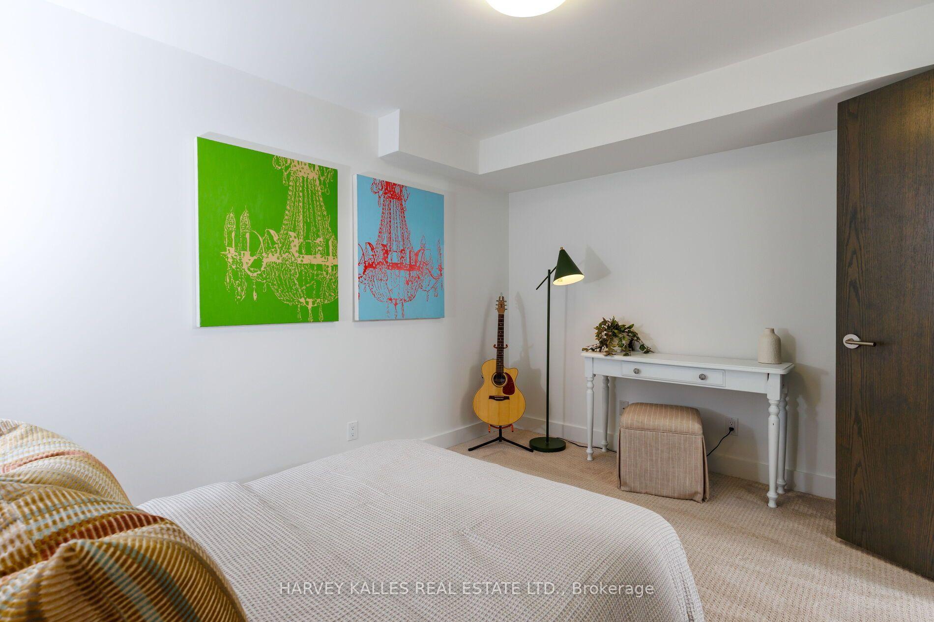 128 Montgomery Avenue, Toronto