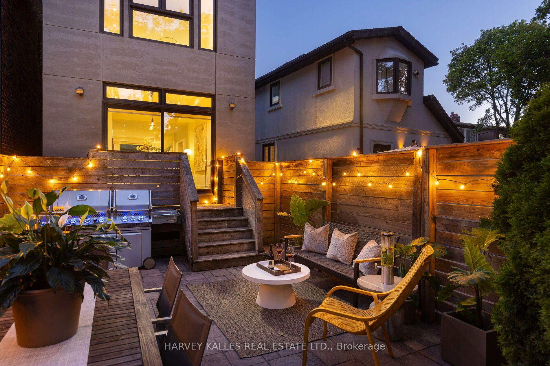 128 Montgomery Avenue, Toronto