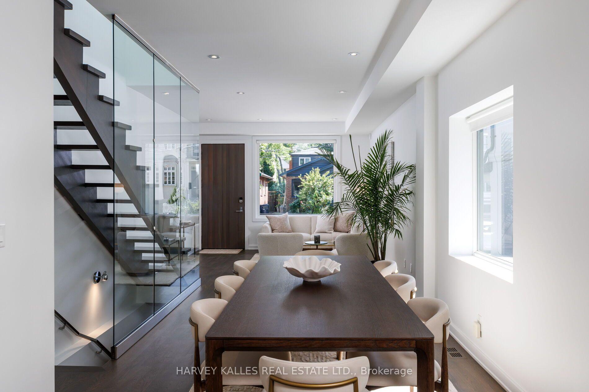 128 Montgomery Avenue, Toronto