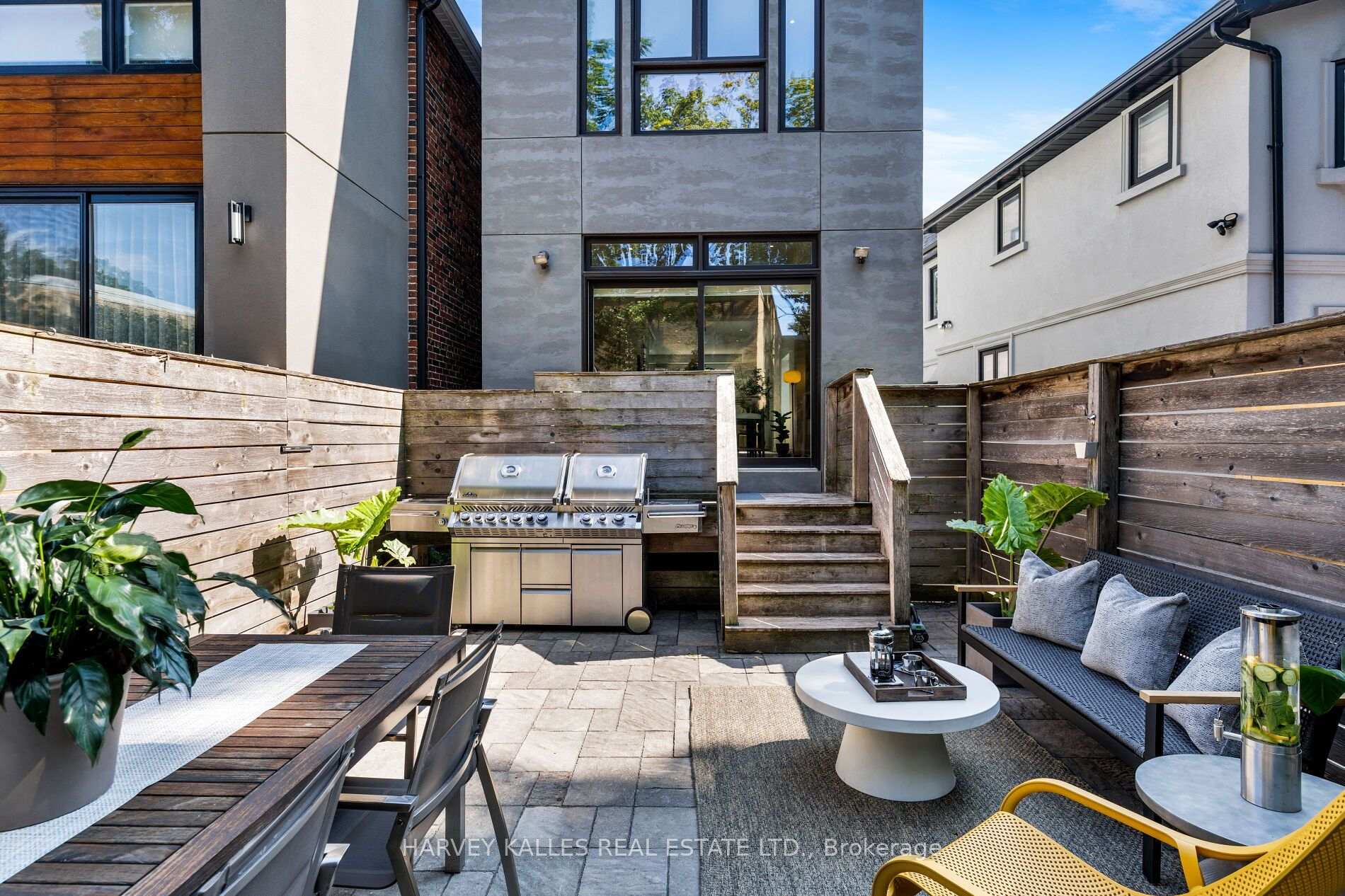 128 Montgomery Avenue, Toronto