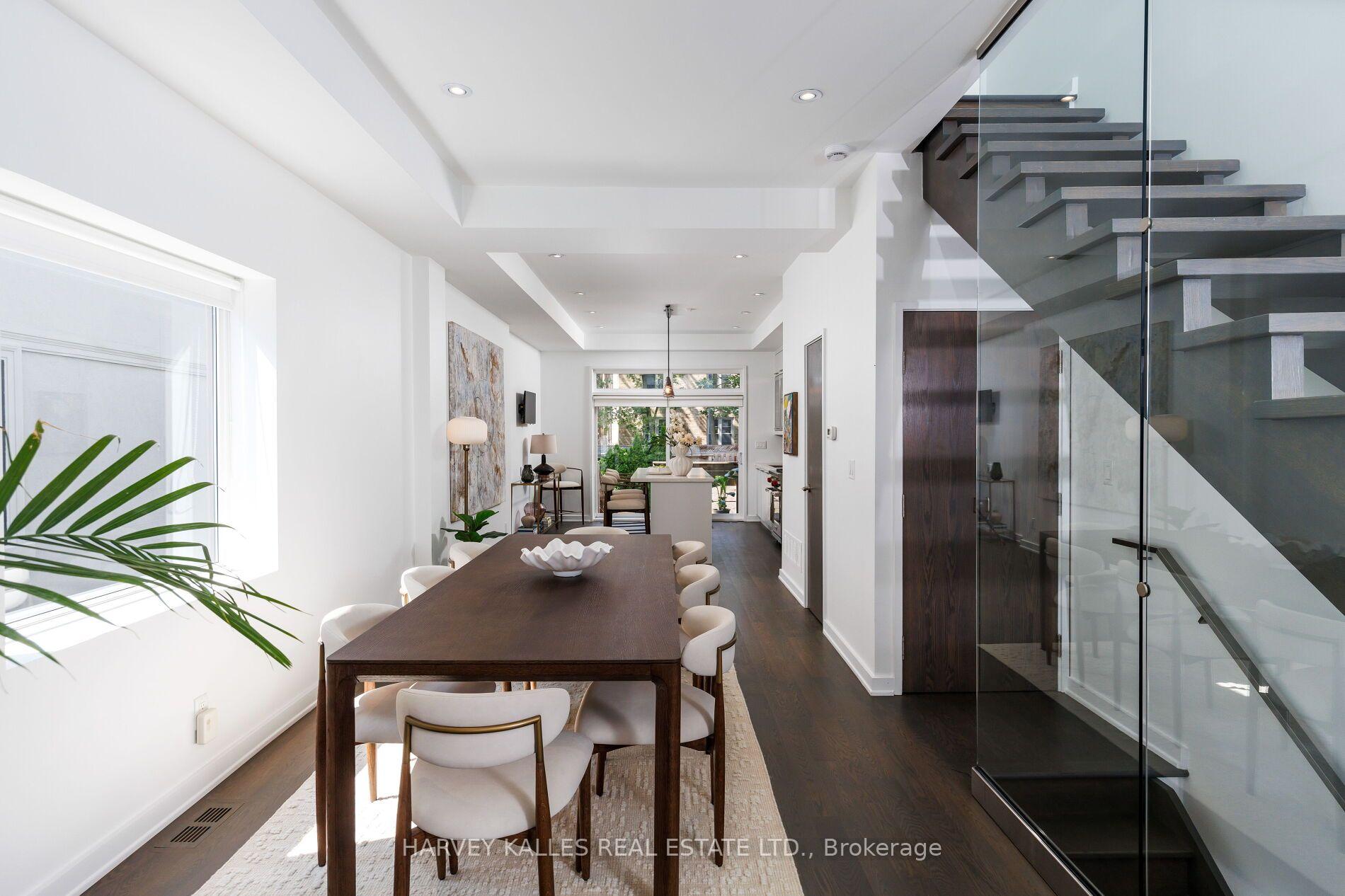 128 Montgomery Avenue, Toronto