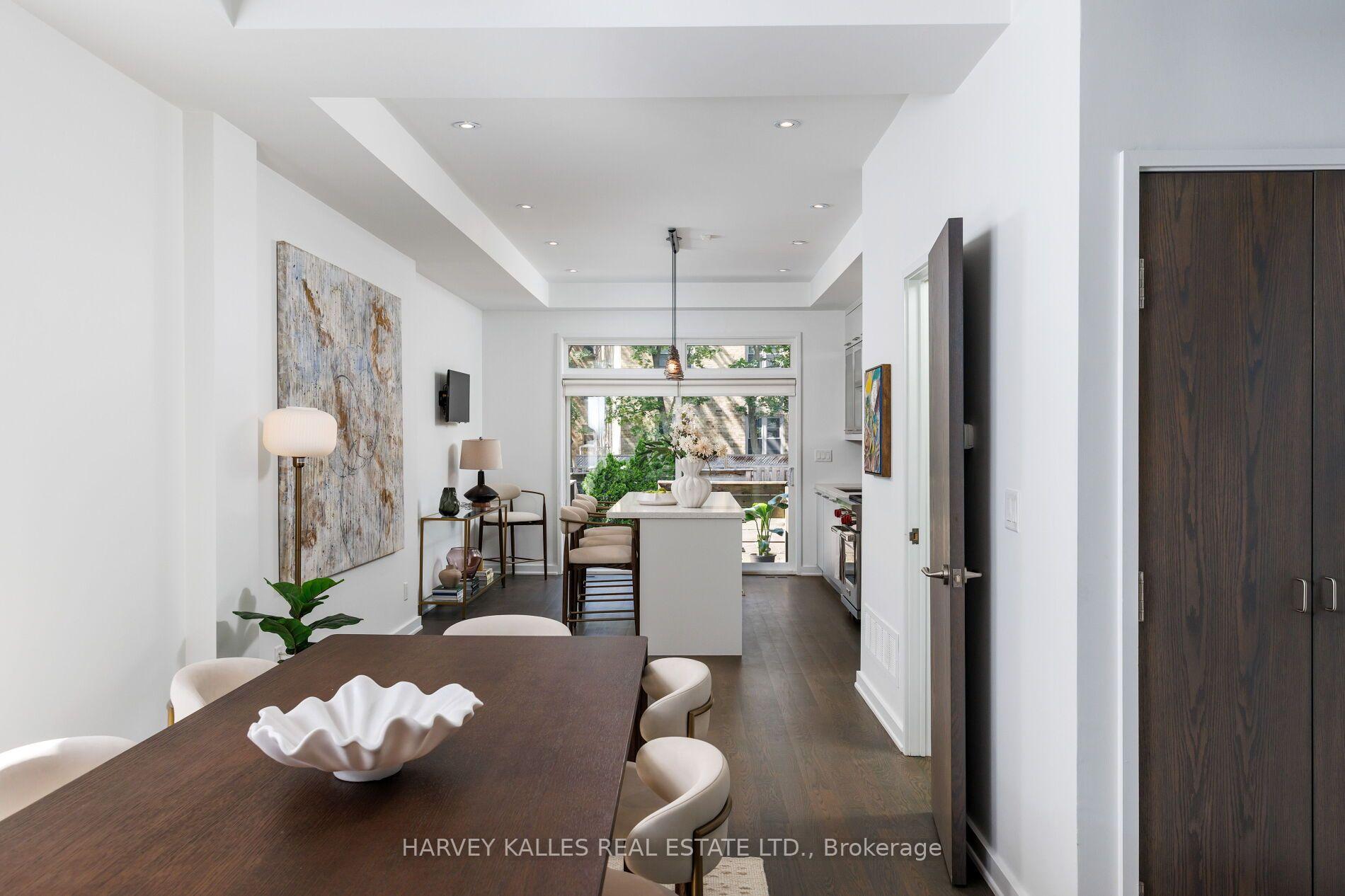 128 Montgomery Avenue, Toronto