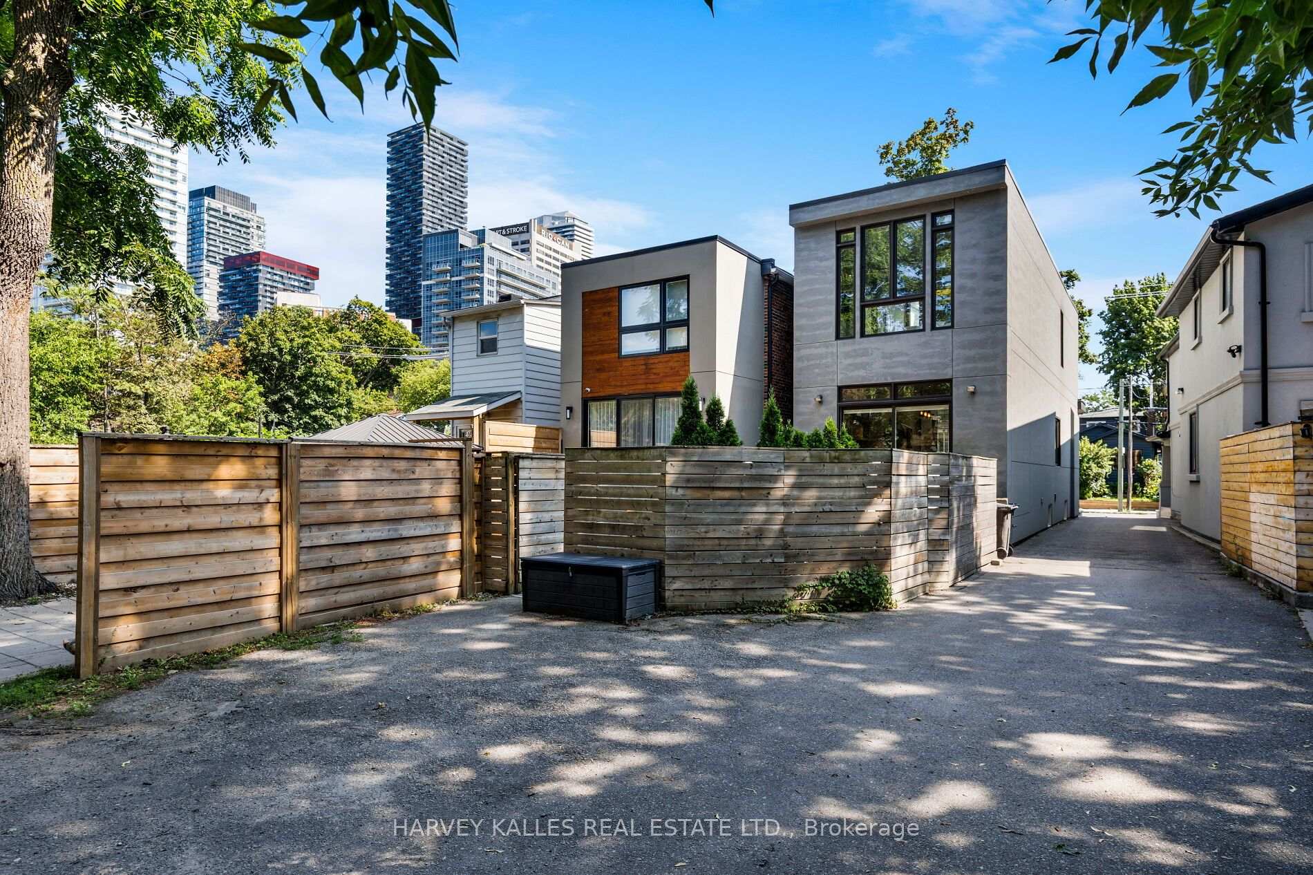 128 Montgomery Avenue, Toronto